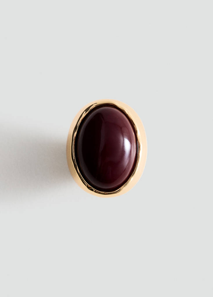 Stone ring — Gold