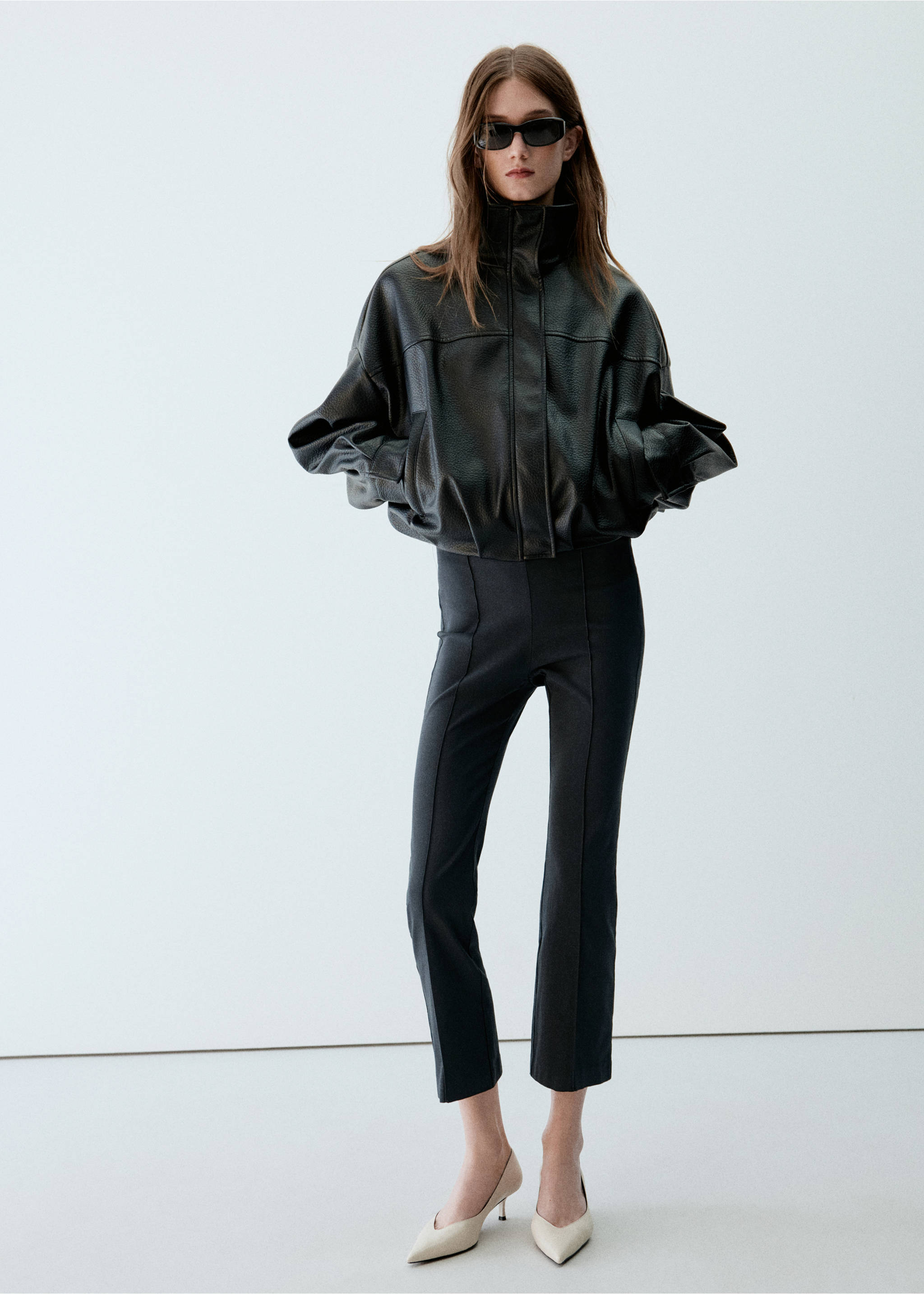High-waist crop trousers - General plane, Charcoal. Ref: 37096012-00.