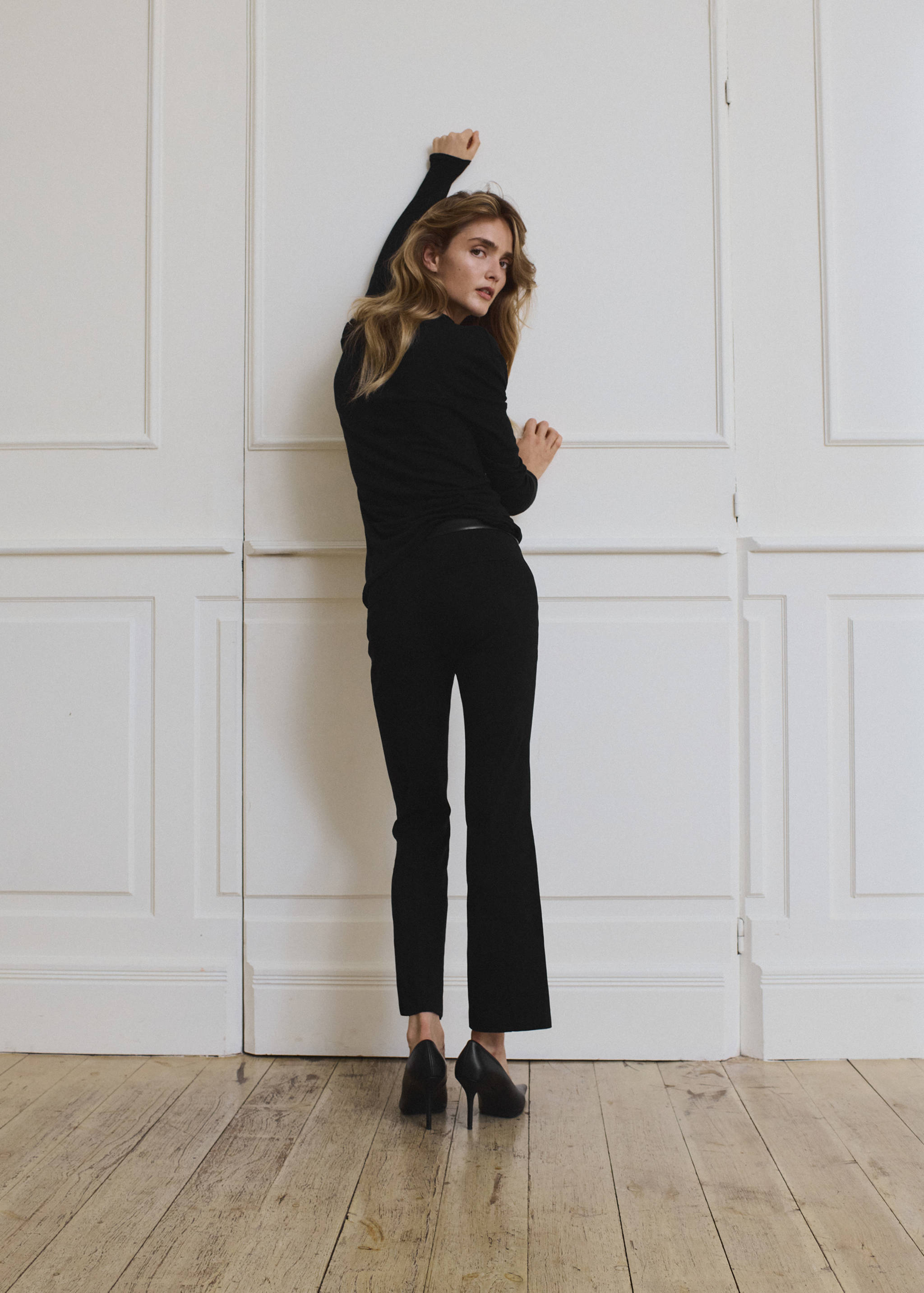 High-waist crop trousers - Reverse of the article