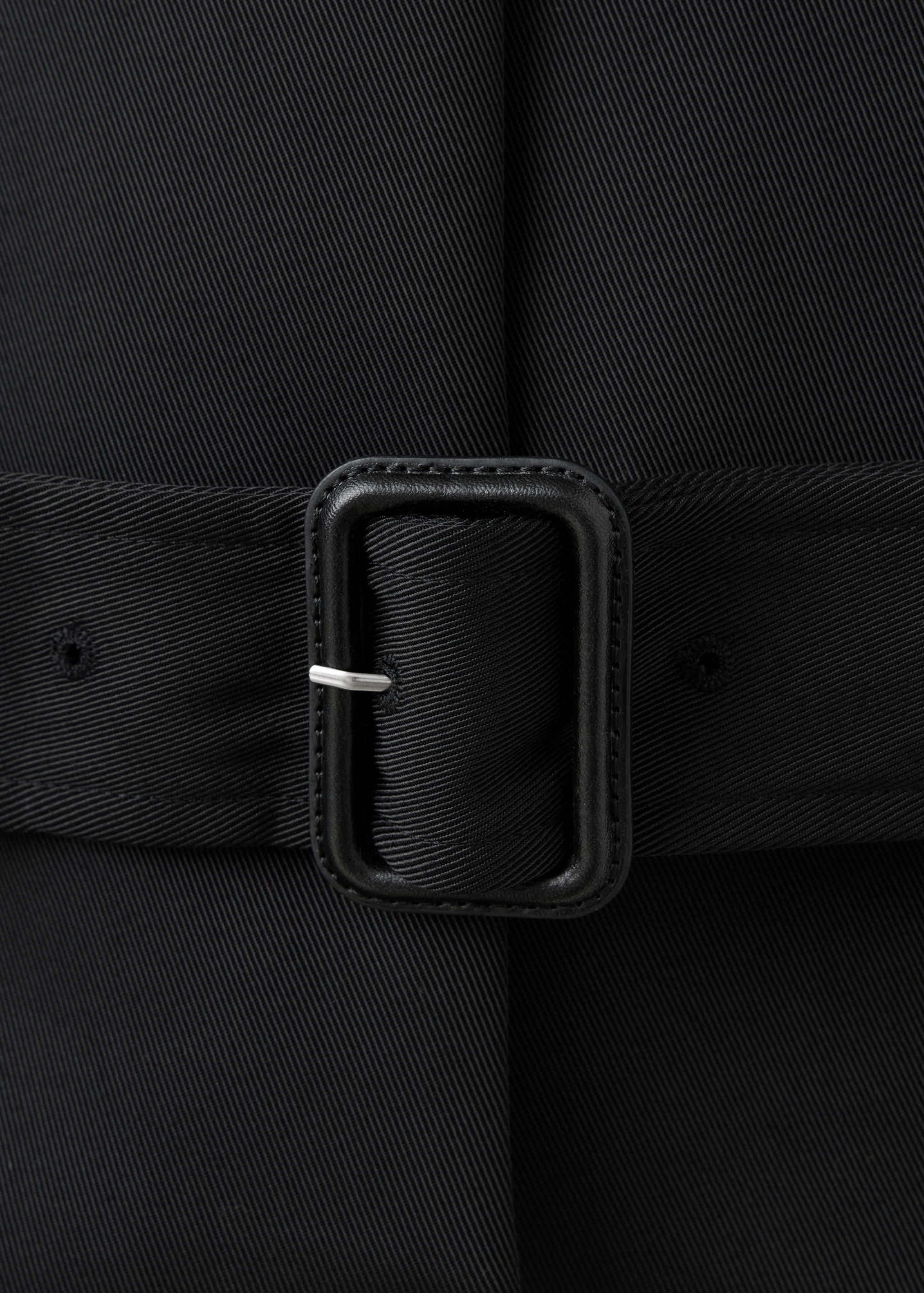 Jacke mit Hemdkragen und Gürtel - Detail des Artikels 8
