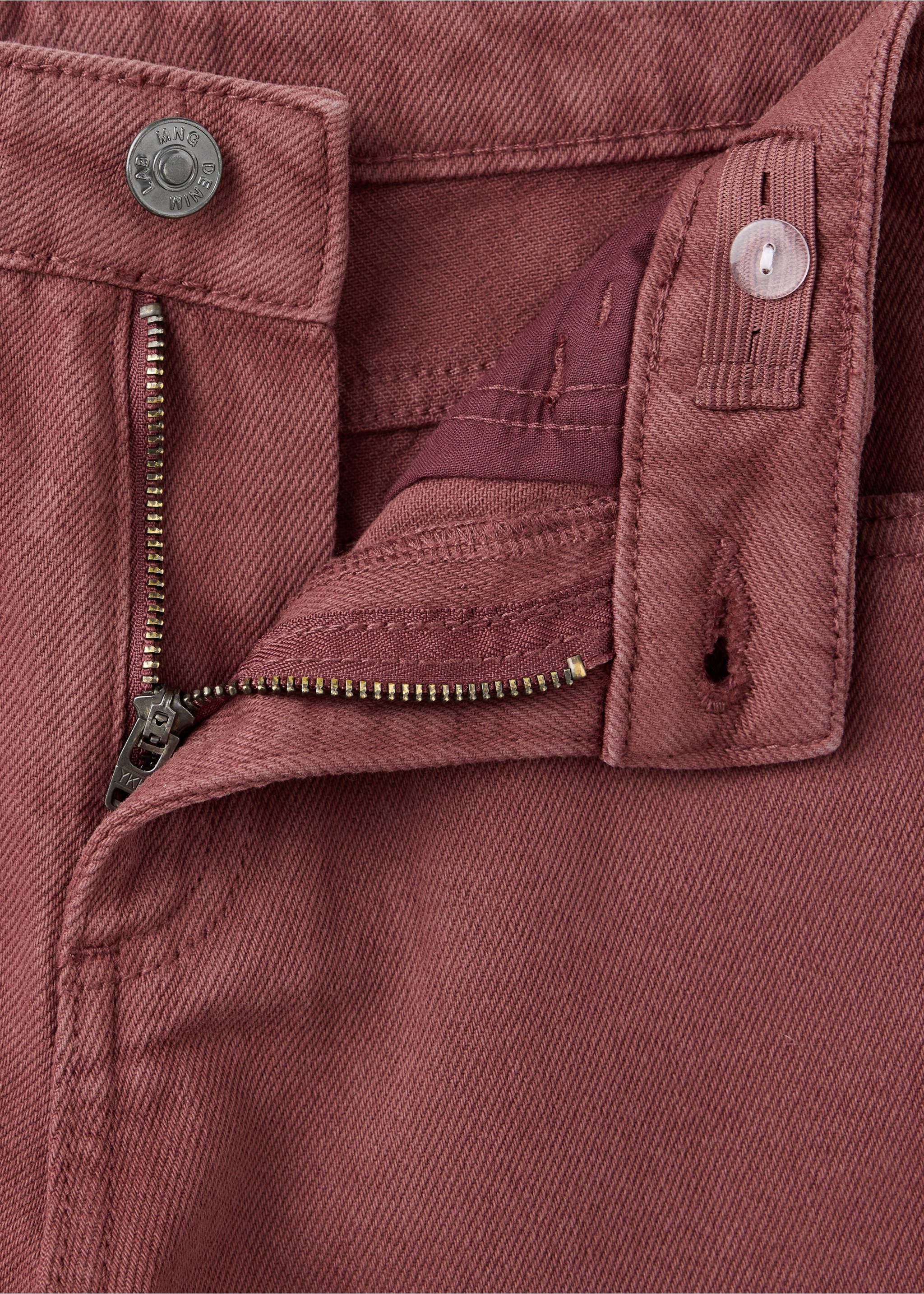 Mid-rise straight jeans - Details of the article 8, Wine. Ref: 37096330-00.
