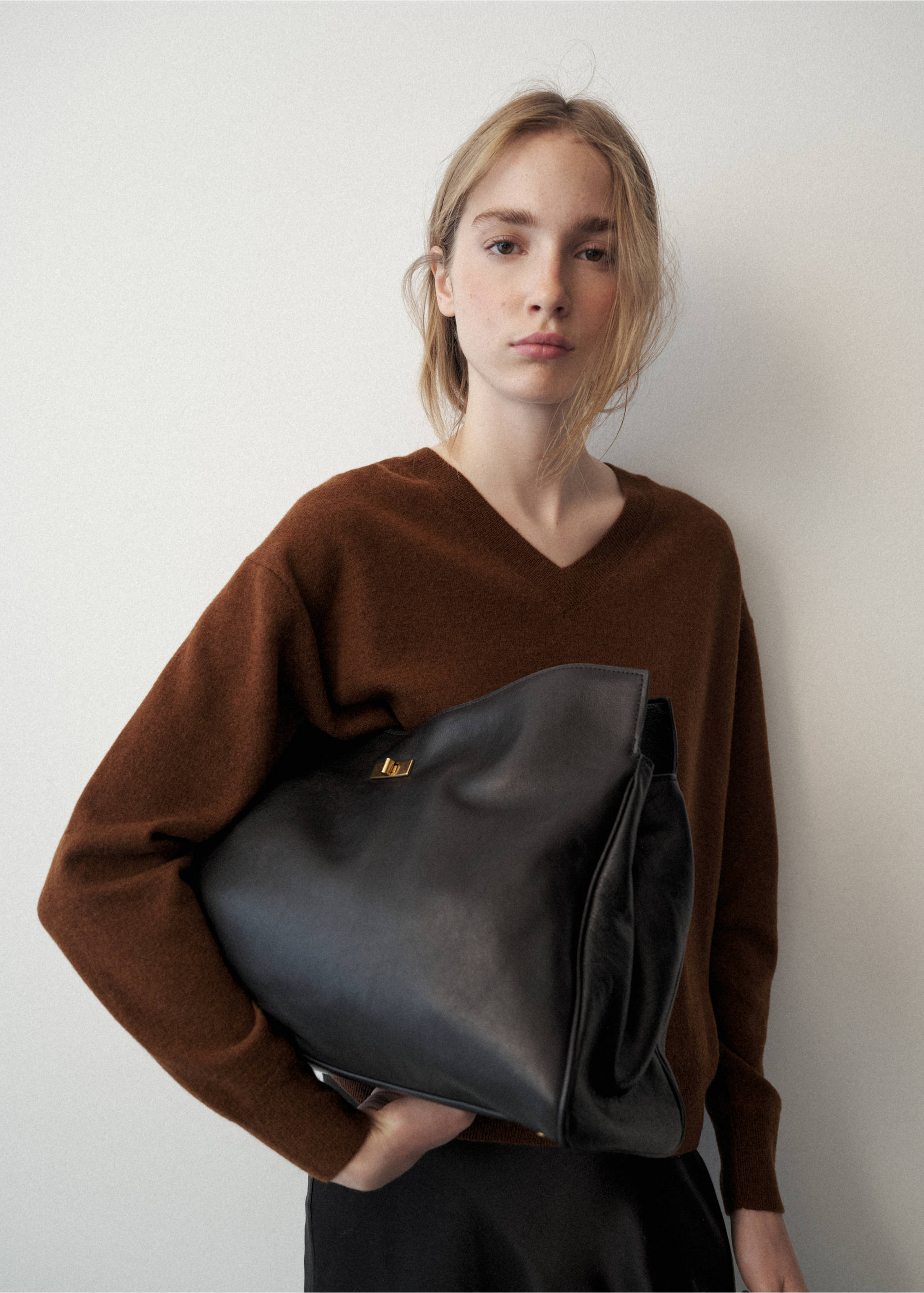100% wool V-neck sweater - Medium plane, Caramel. Ref: 37096333-00.