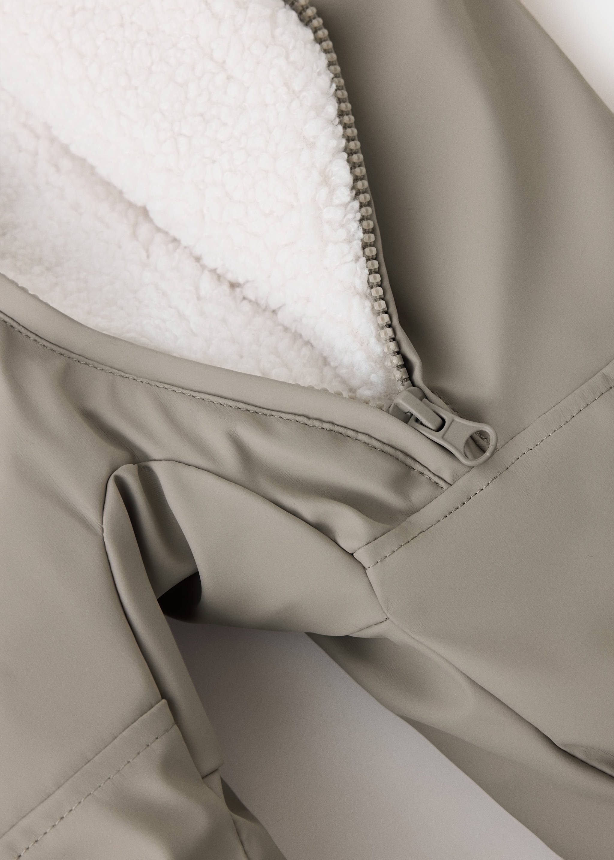 Gepolstertes, wasserabweisendes Sweatshirt - Detail des Artikels 0