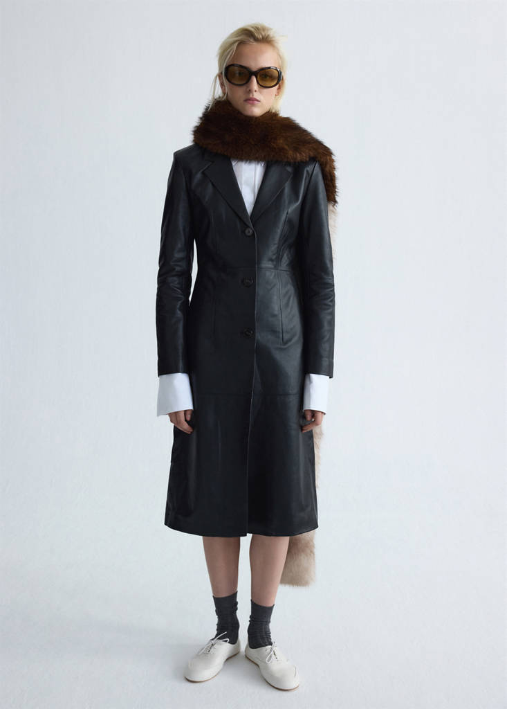 Leather coat with lapels — Black