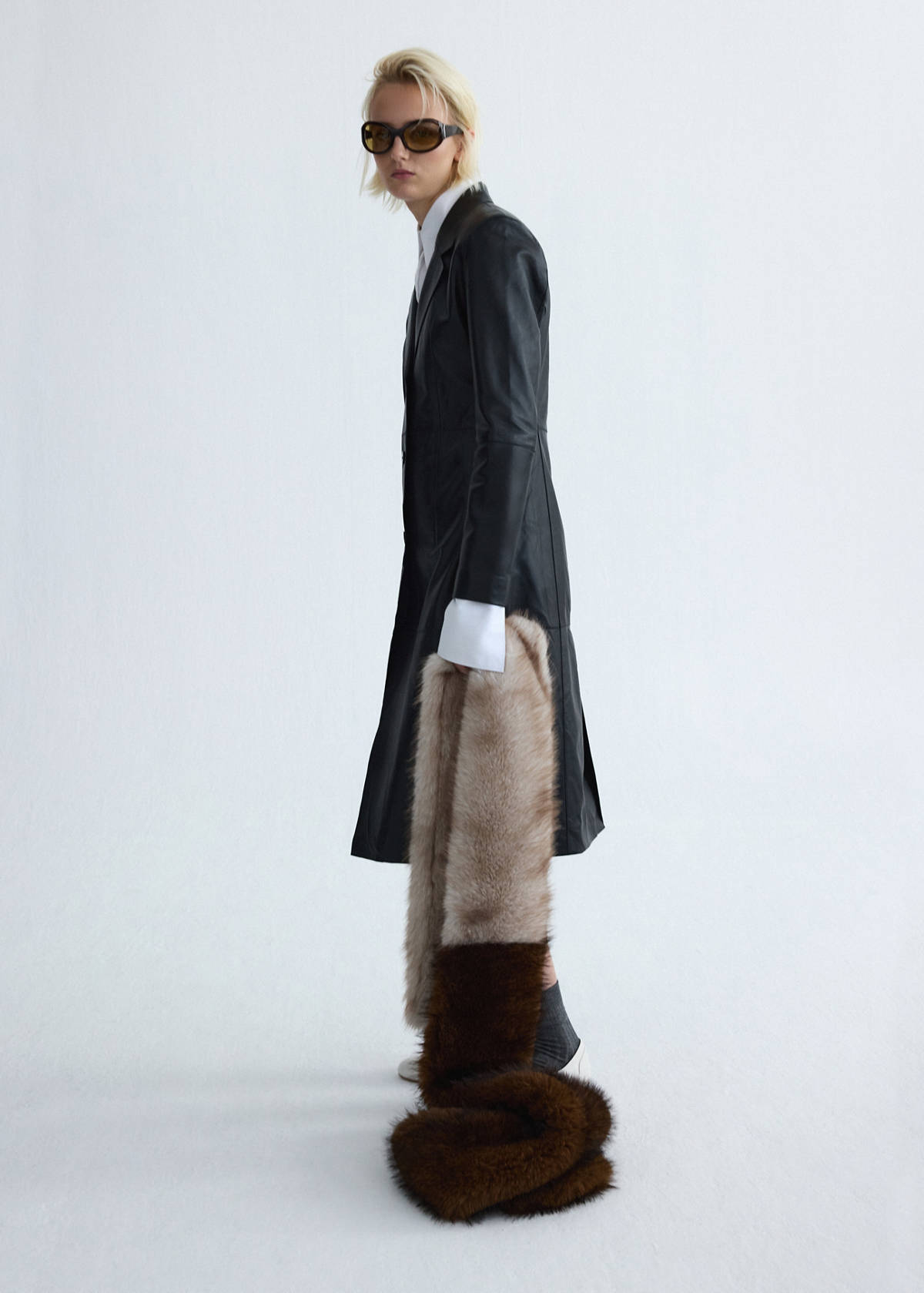 Leather coat with lapels — Black