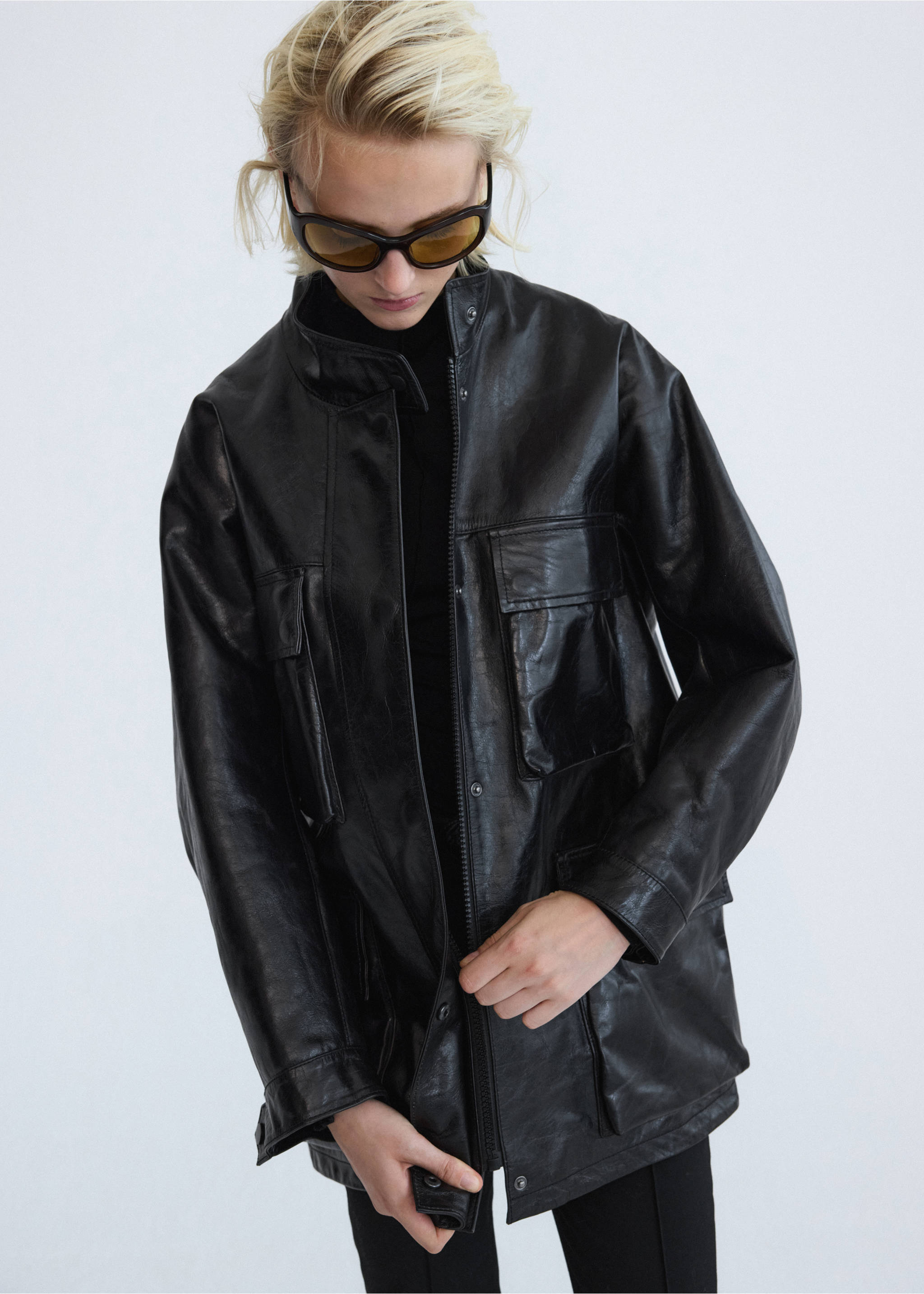 Parka cuir oversize avec poches - Plan moyen, Noir. Ref: 37096362-01.