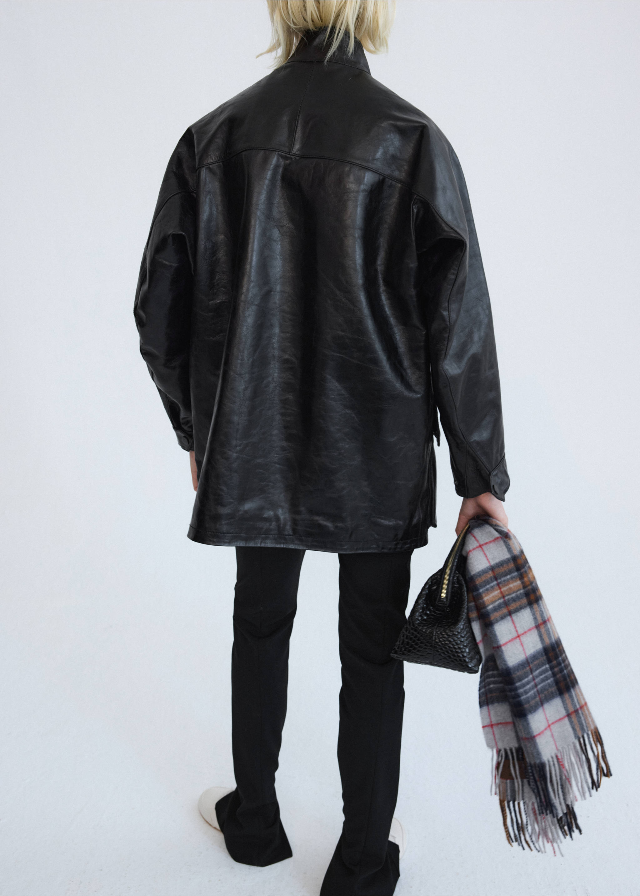 Parka cuir oversize avec poches - Verso de l’article, Noir. Ref: 37096362-01.