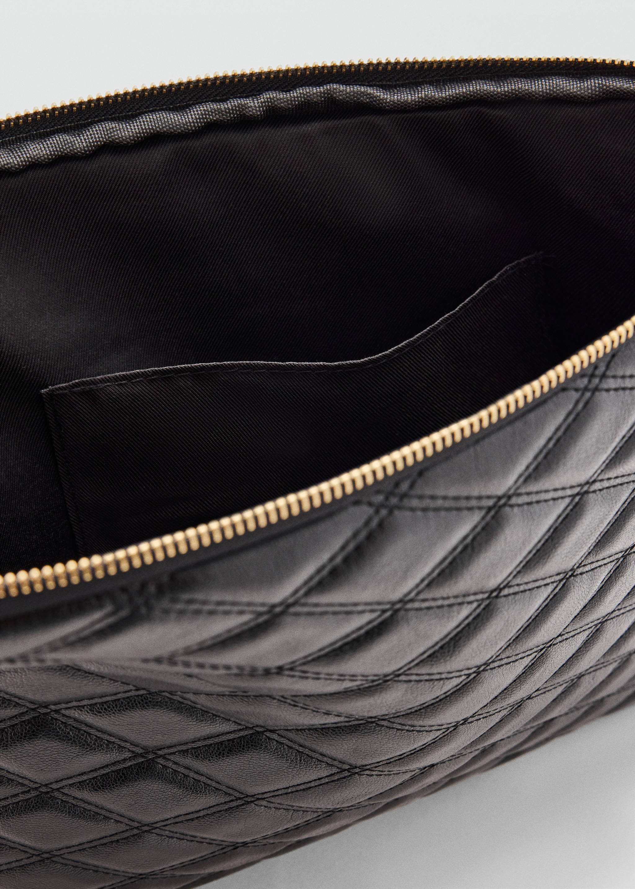 Leather-effect padded case - Details of the article 1