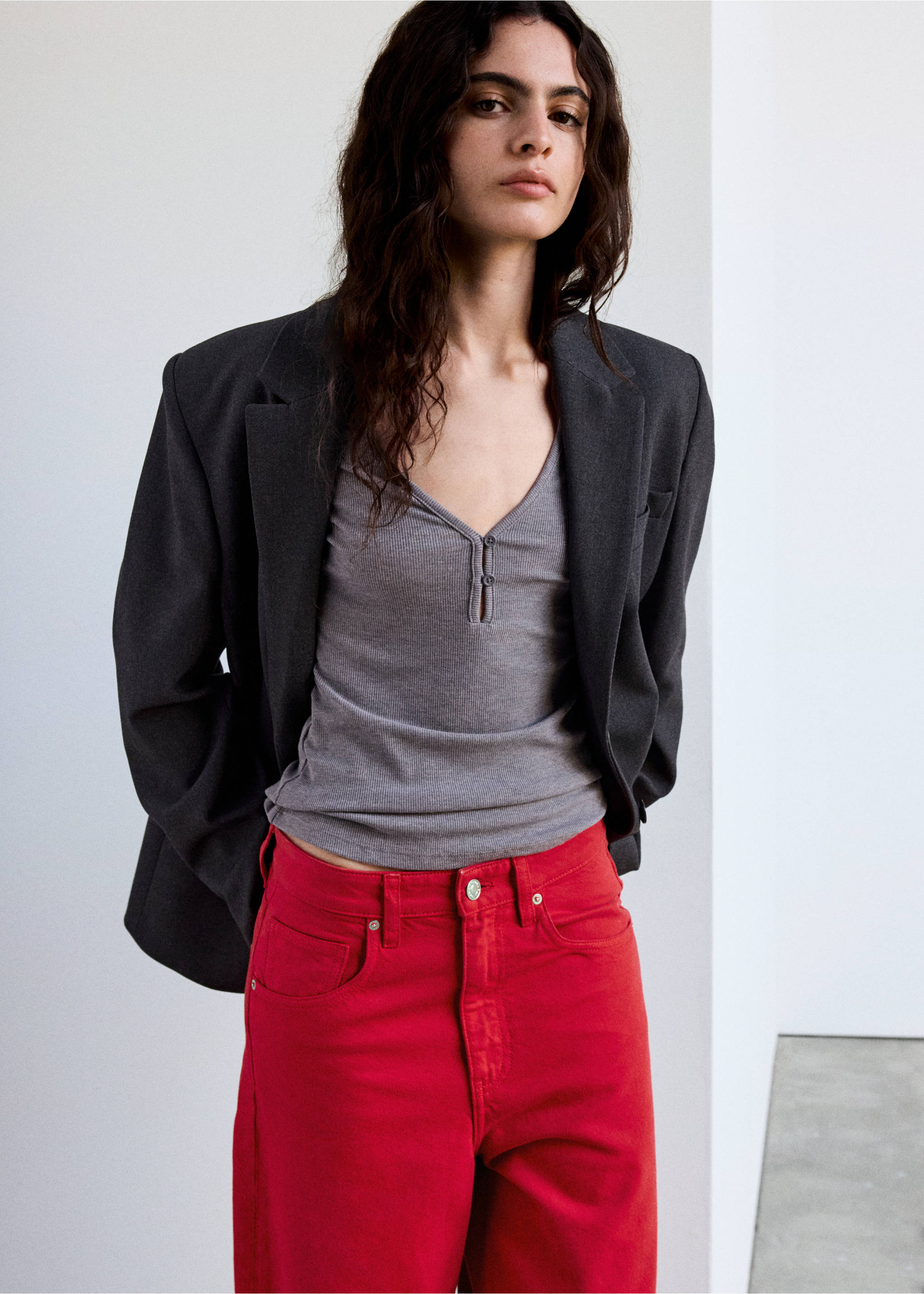 Straight cotton jeans - Details of the article 1, Red. Ref: 37096367-00.