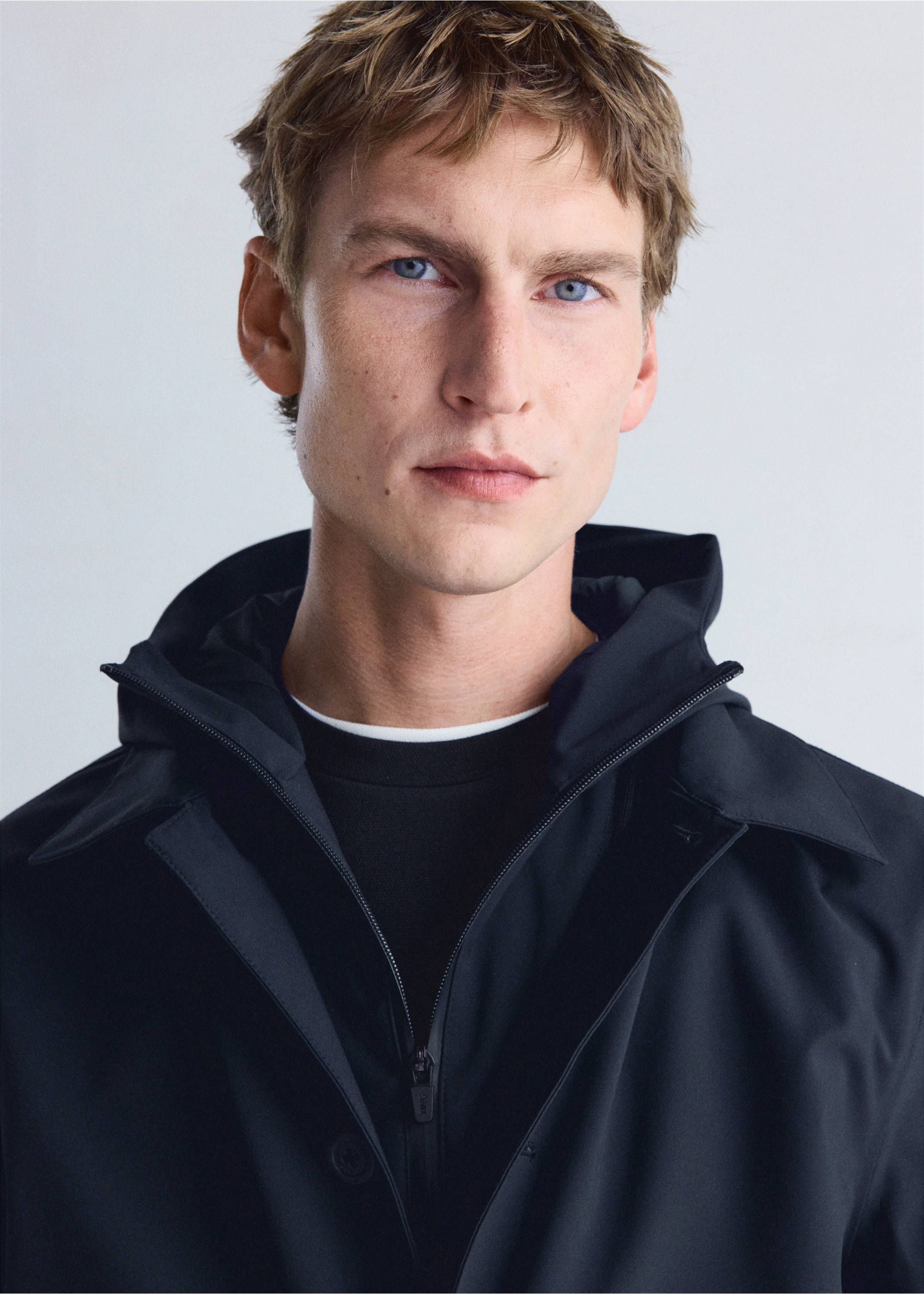 Thermolite® waterproof parka with pockets - Details of the article 1, Night Blue. Ref: 37096721-00.