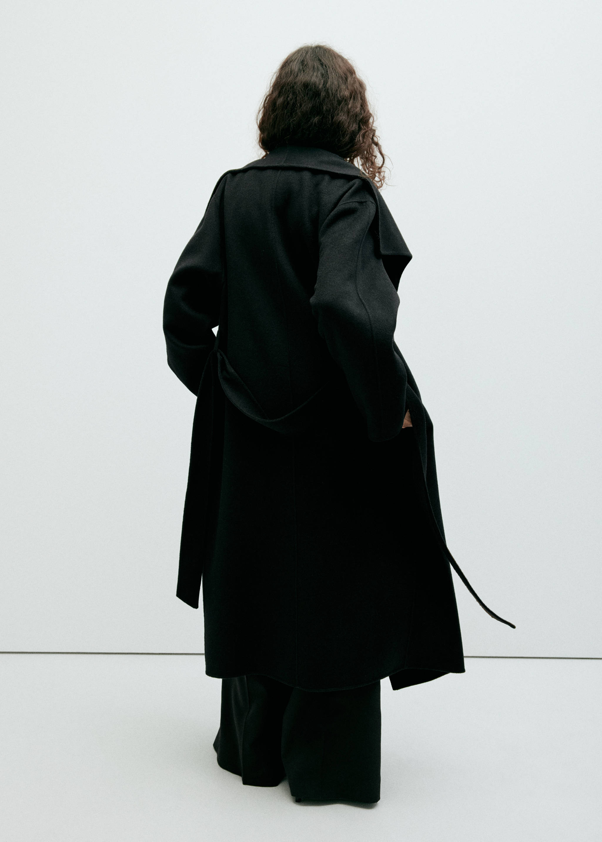 Manteau laine fait à la main ceinture - Verso de l’article