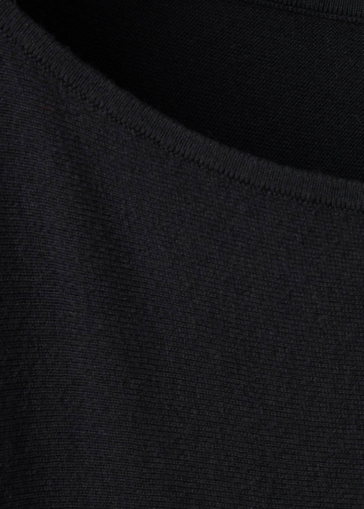 Short knitted dress — Black