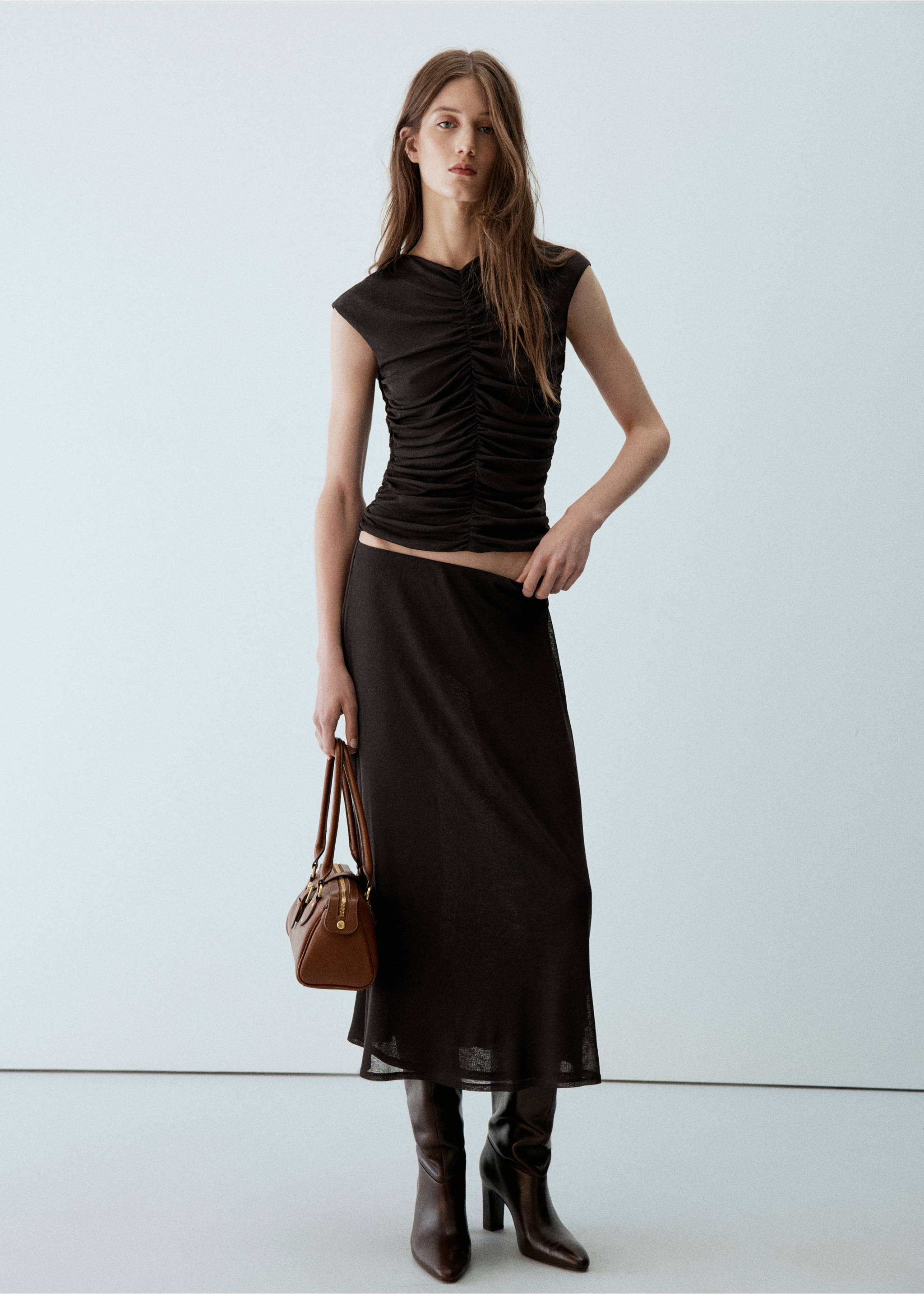 Falda midi evasé - Plano general, Chocolate. Ref: 37096738-00.