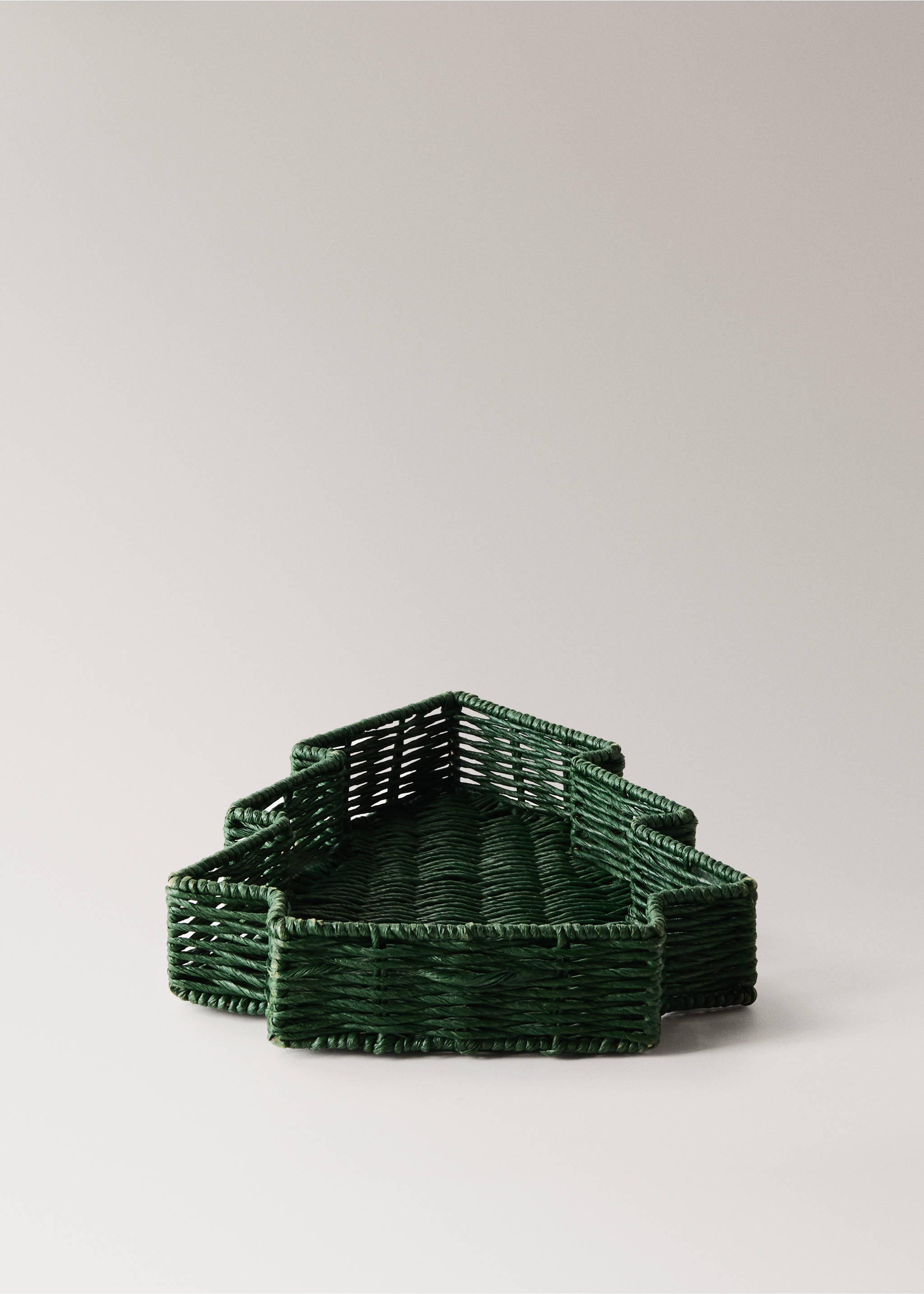 Dark green woven Christmas tree-shaped basket., Green. Ref: 37096740-00.