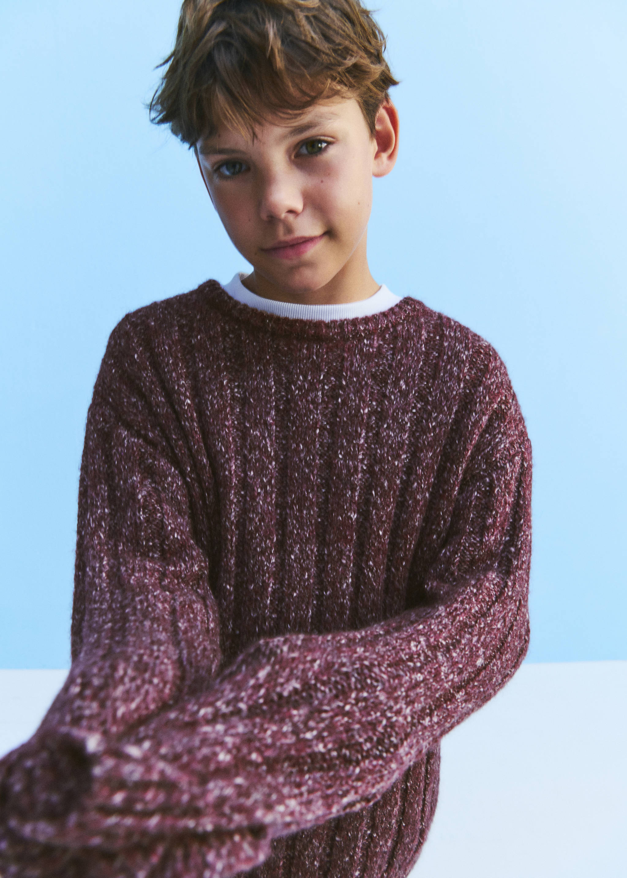 Knitted ribbed sweater - Details of the article 6, Maroon. Ref: 37097123-00.