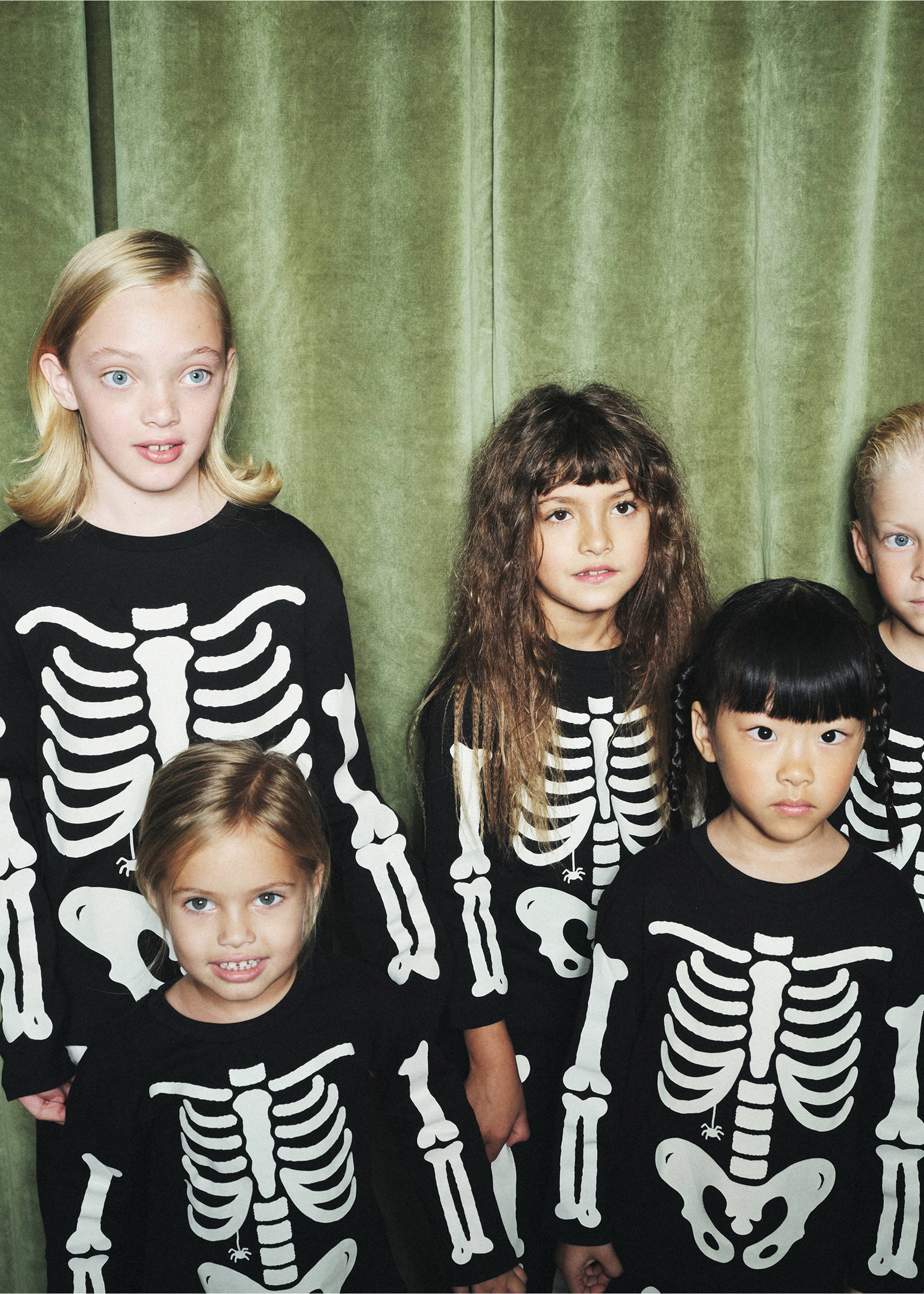 Glow in the dark skeleton pyjama - Details of the article 6, Black. Ref: 37097125-00.