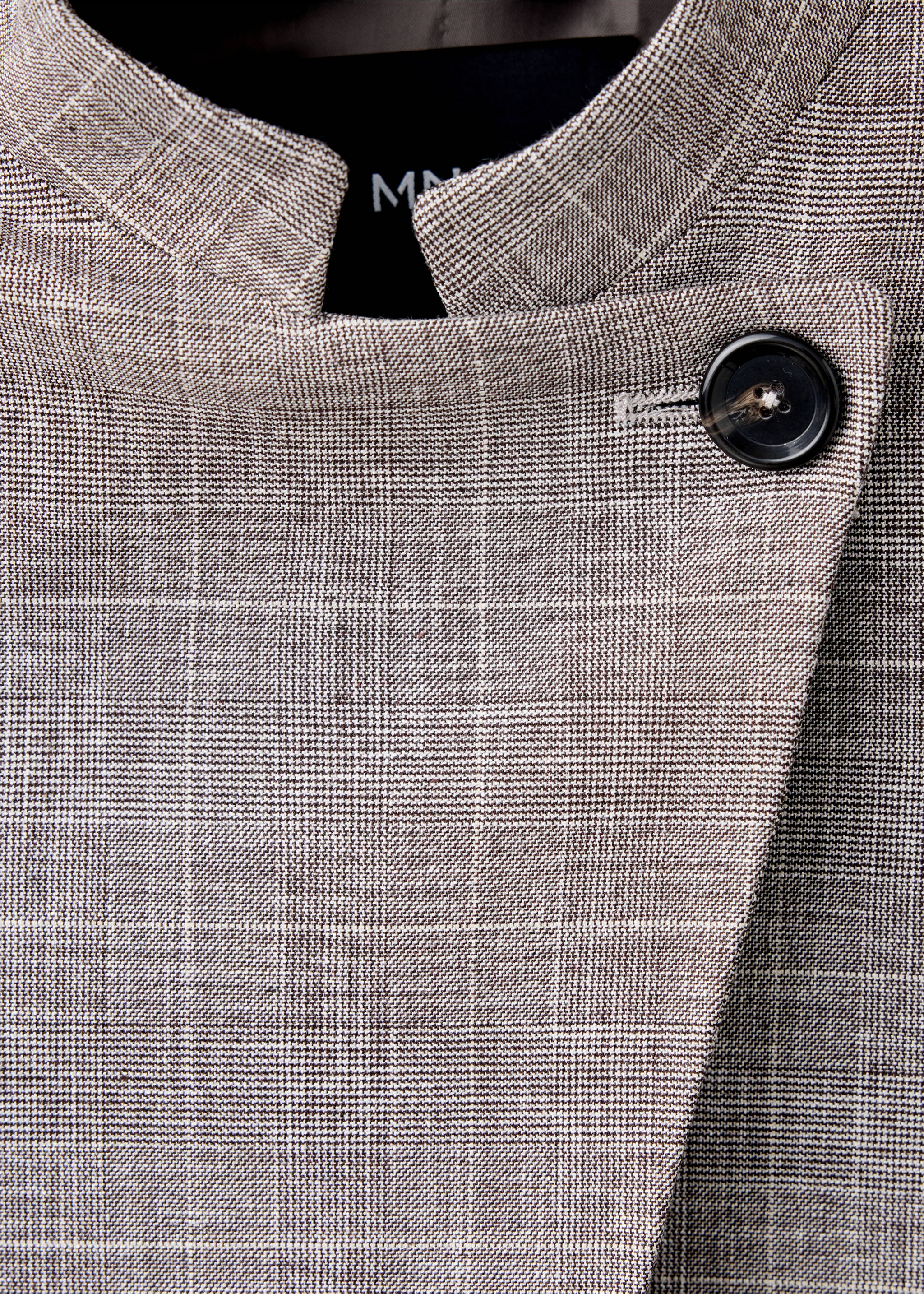 High-neck blazer - Details of the article 8, Brown. Ref: 37097136-00.
