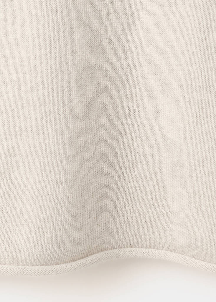 Turtleneck knit sweater — Beige