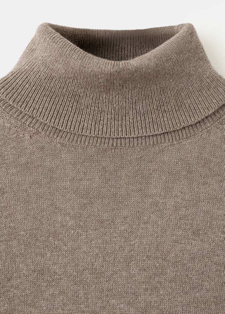 Turtleneck knit sweater — Light/Pastel Brown