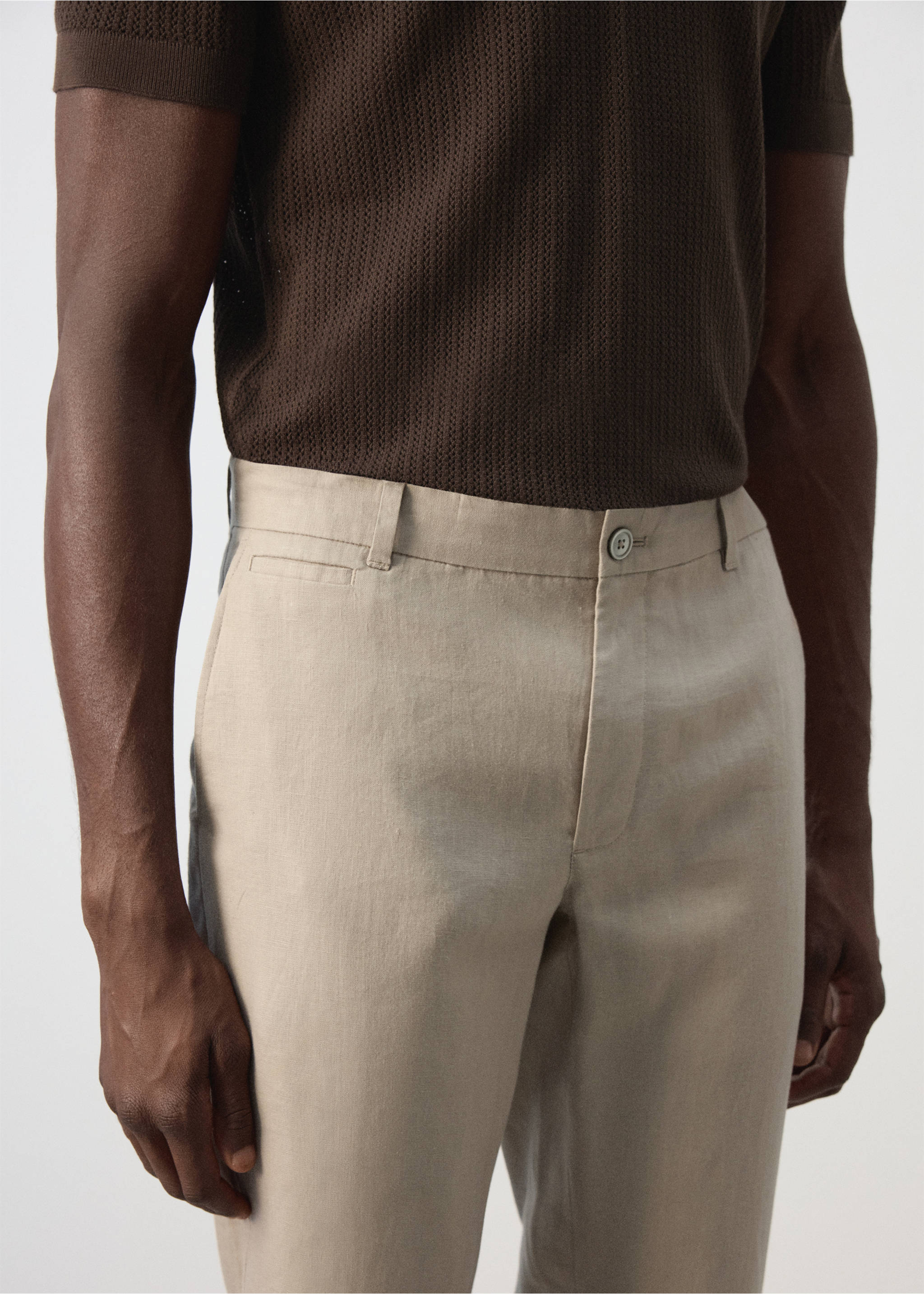Slim-fit 100% linen trousers - Details of the article 1, Sand. Ref: 37097771-00.