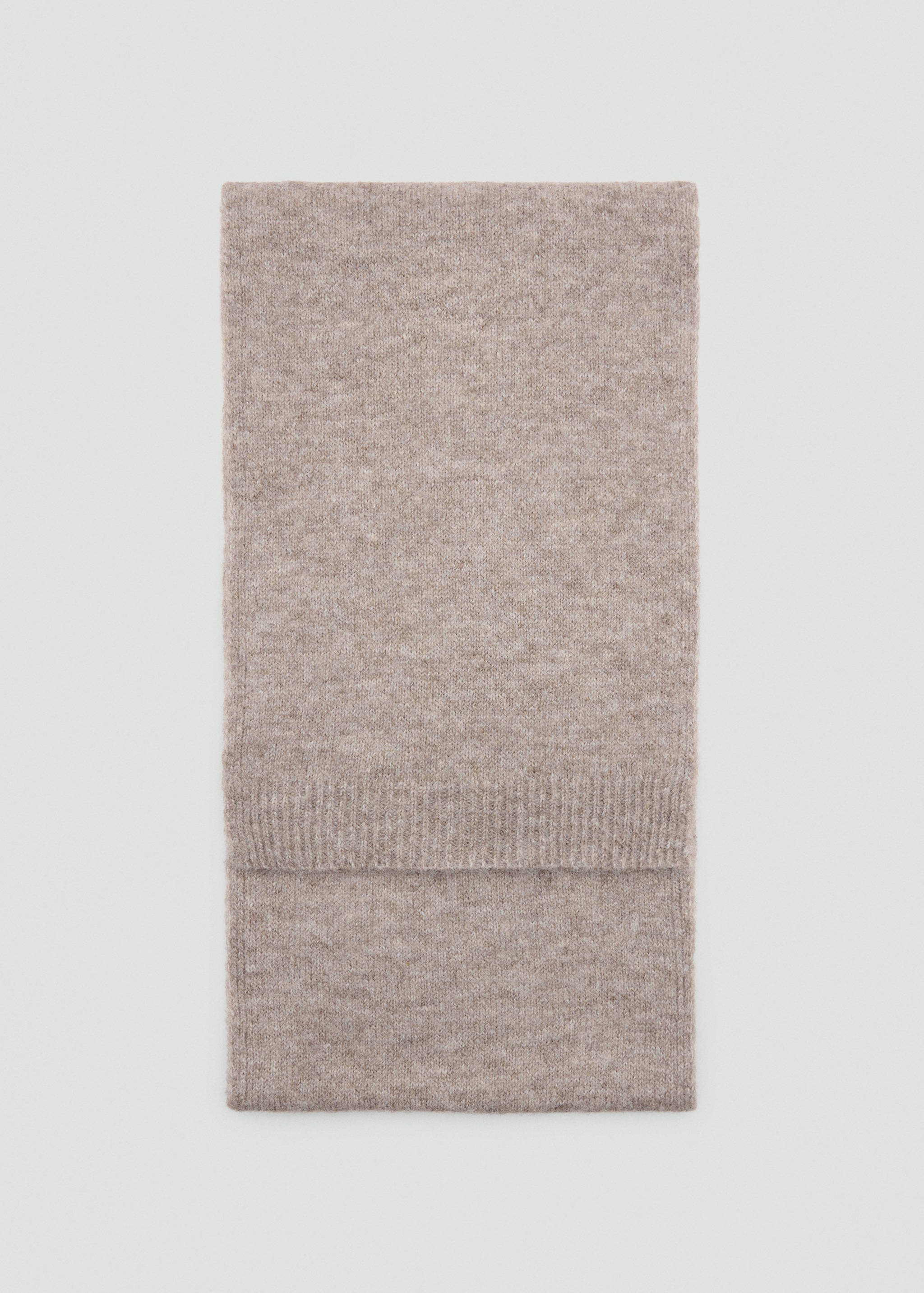 Plain knitted scarf - Article without model