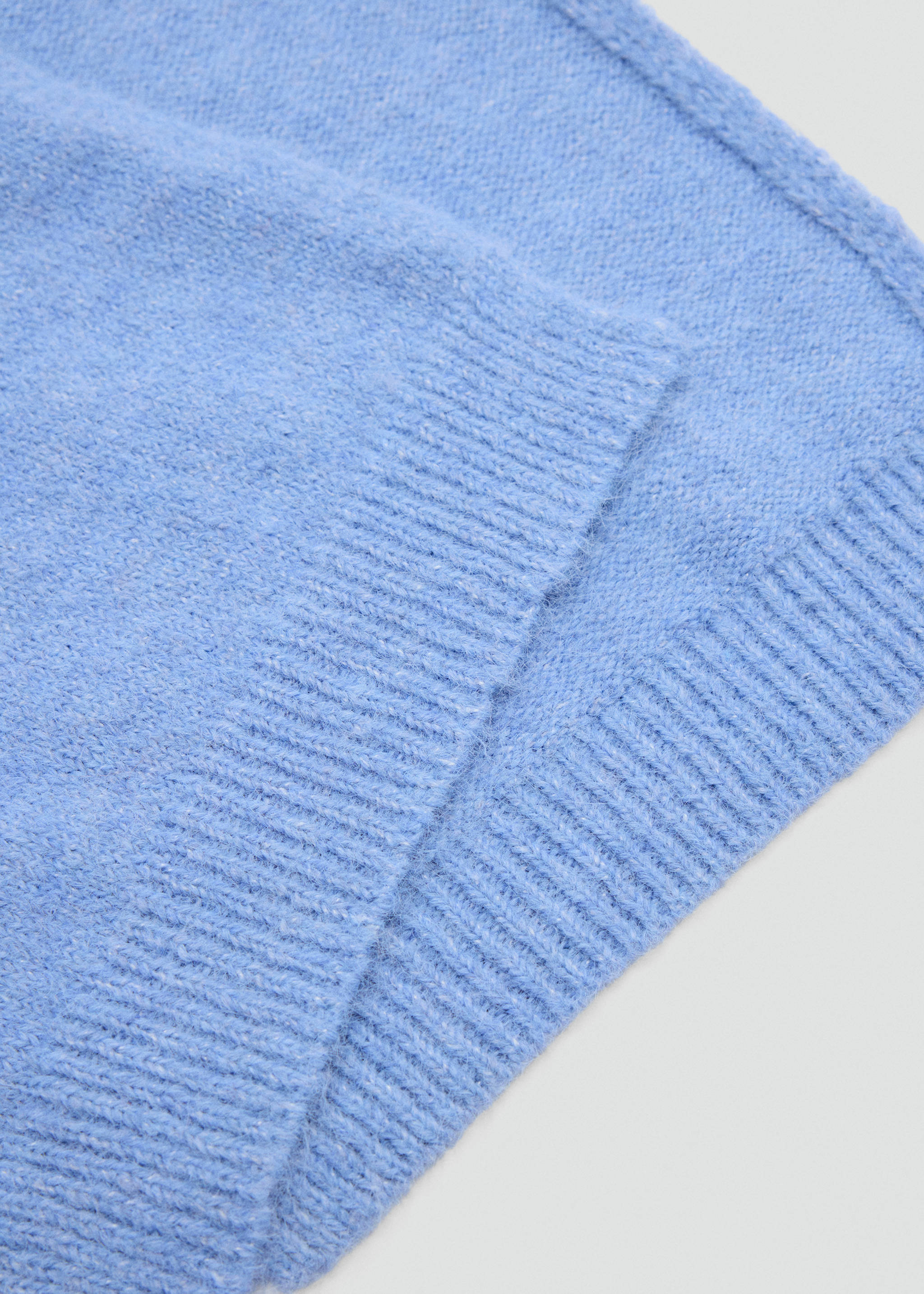Plain knitted scarf - Details of the article 1