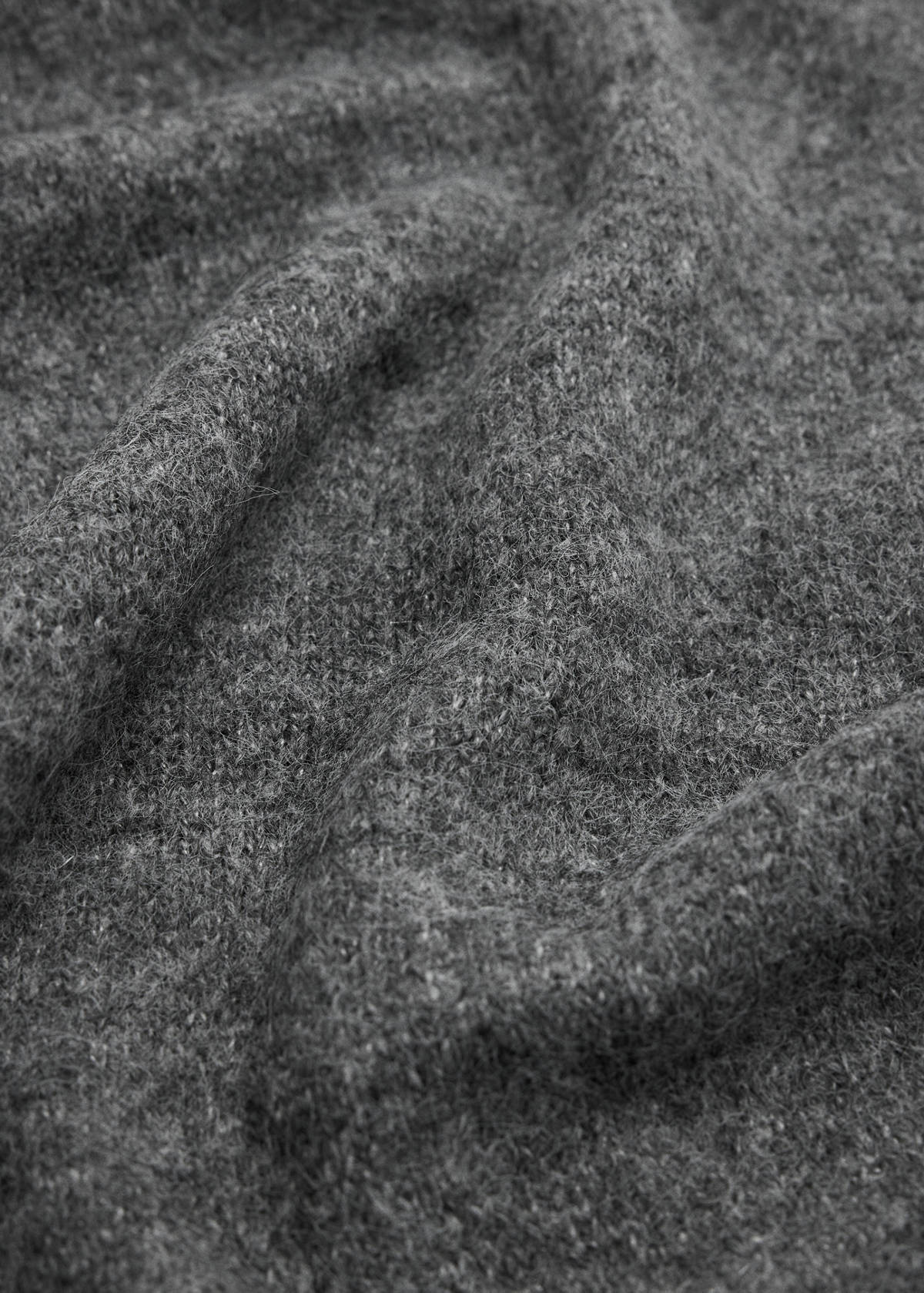 Plain knitted scarf — Charcoal