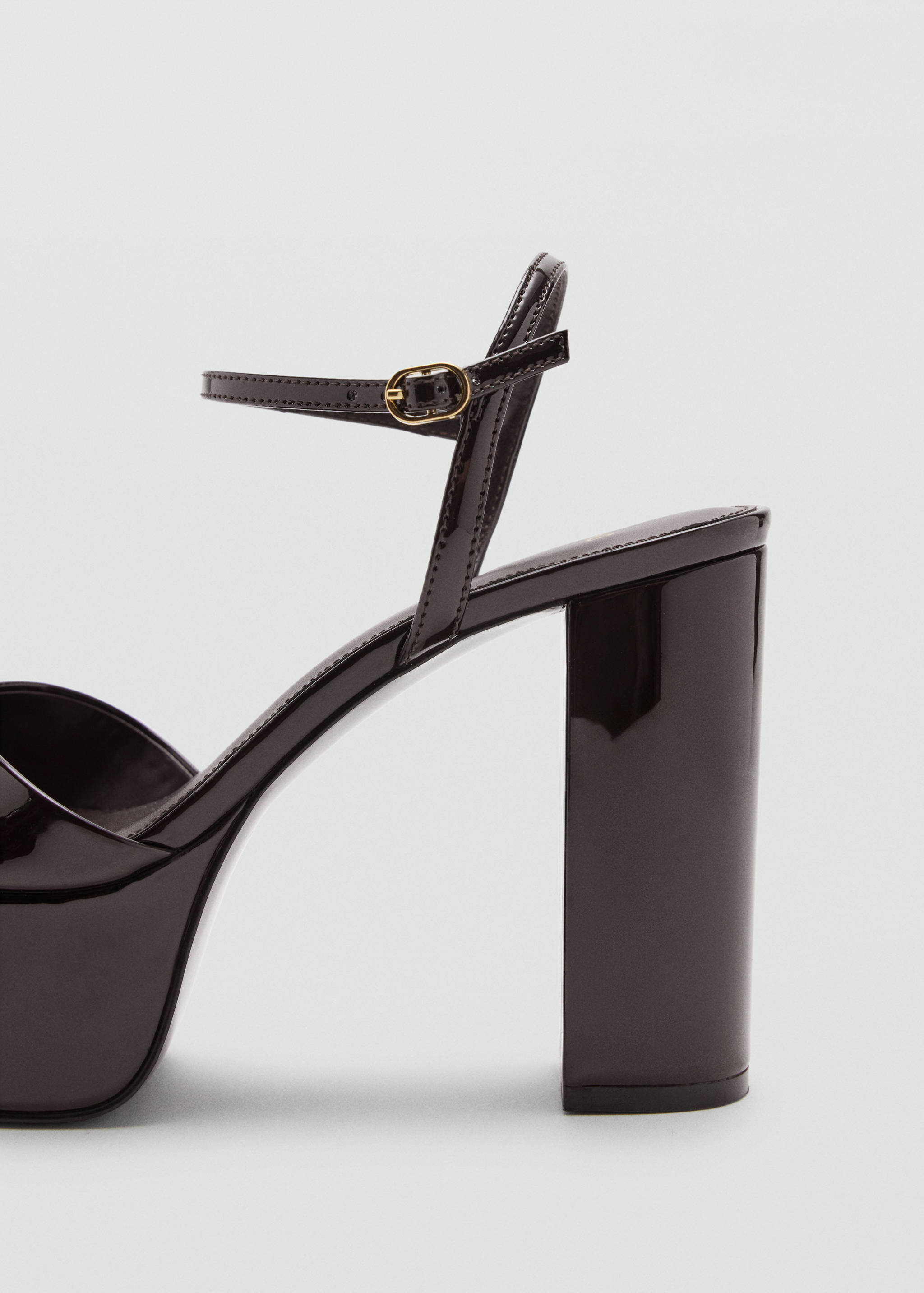 Sandaler i lack med blockklack - Detaljer om artikeln 1