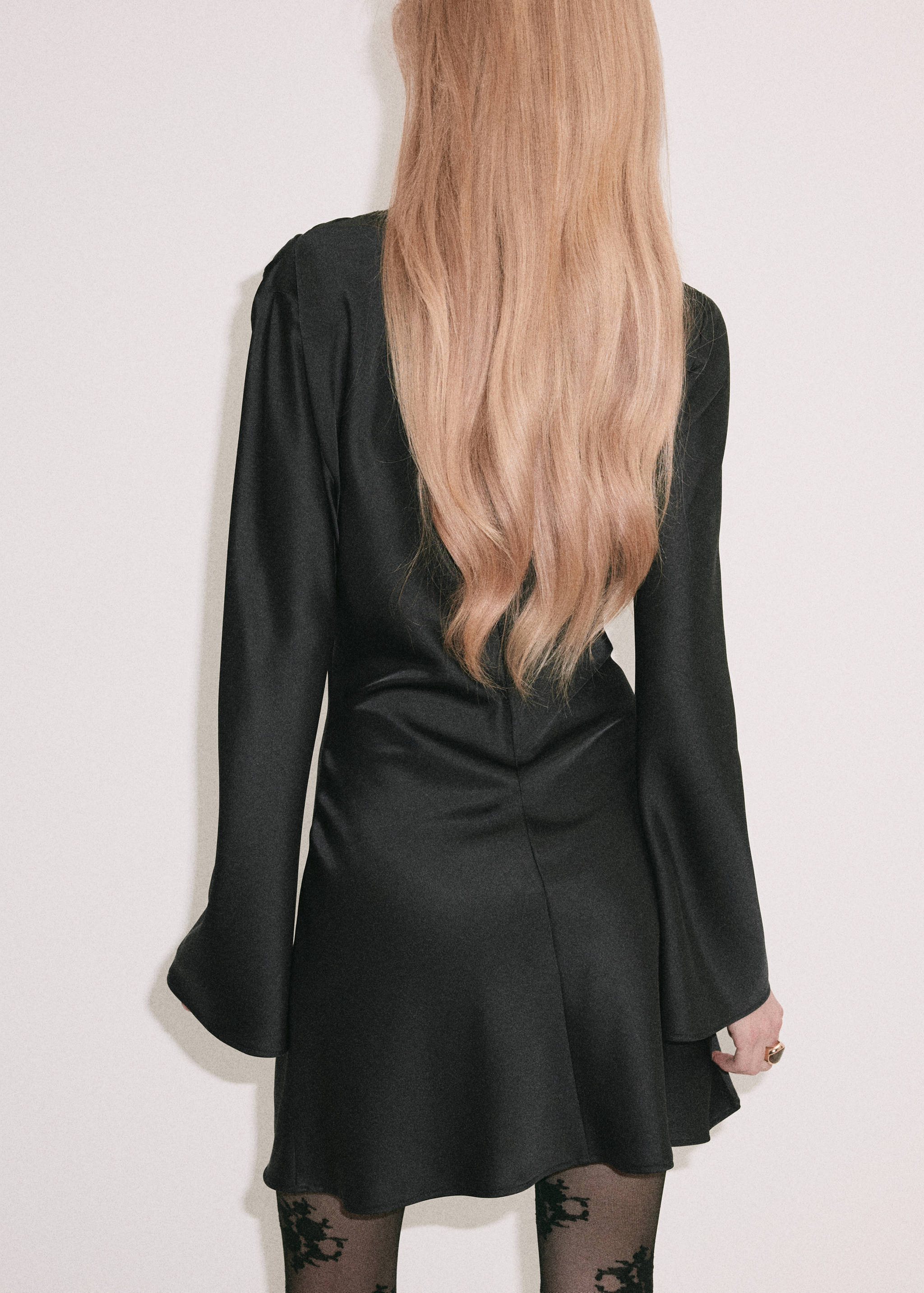 Satin draped dress - Reverse of the article