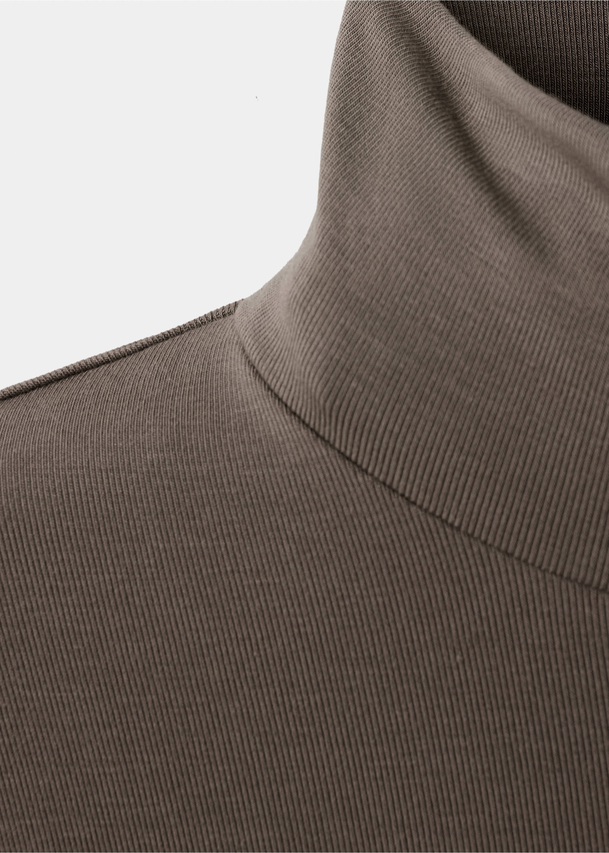 Colshirt - Detail van het artikel 8, Middenbruin. Ref: 37097782-00.
