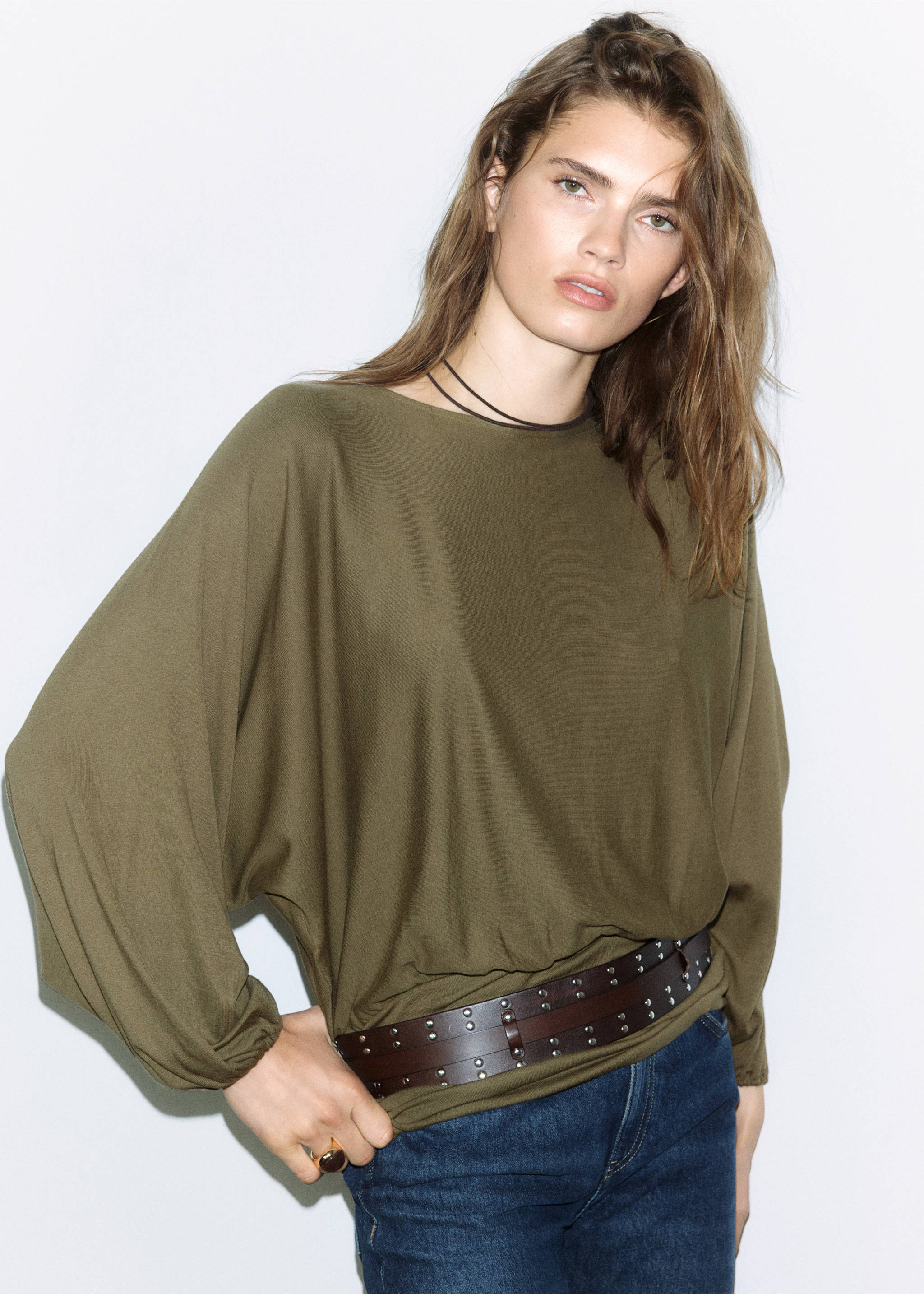 Blouse froncée ceinture large - Plan moyen, Kaki. Ref: 37097783-00.