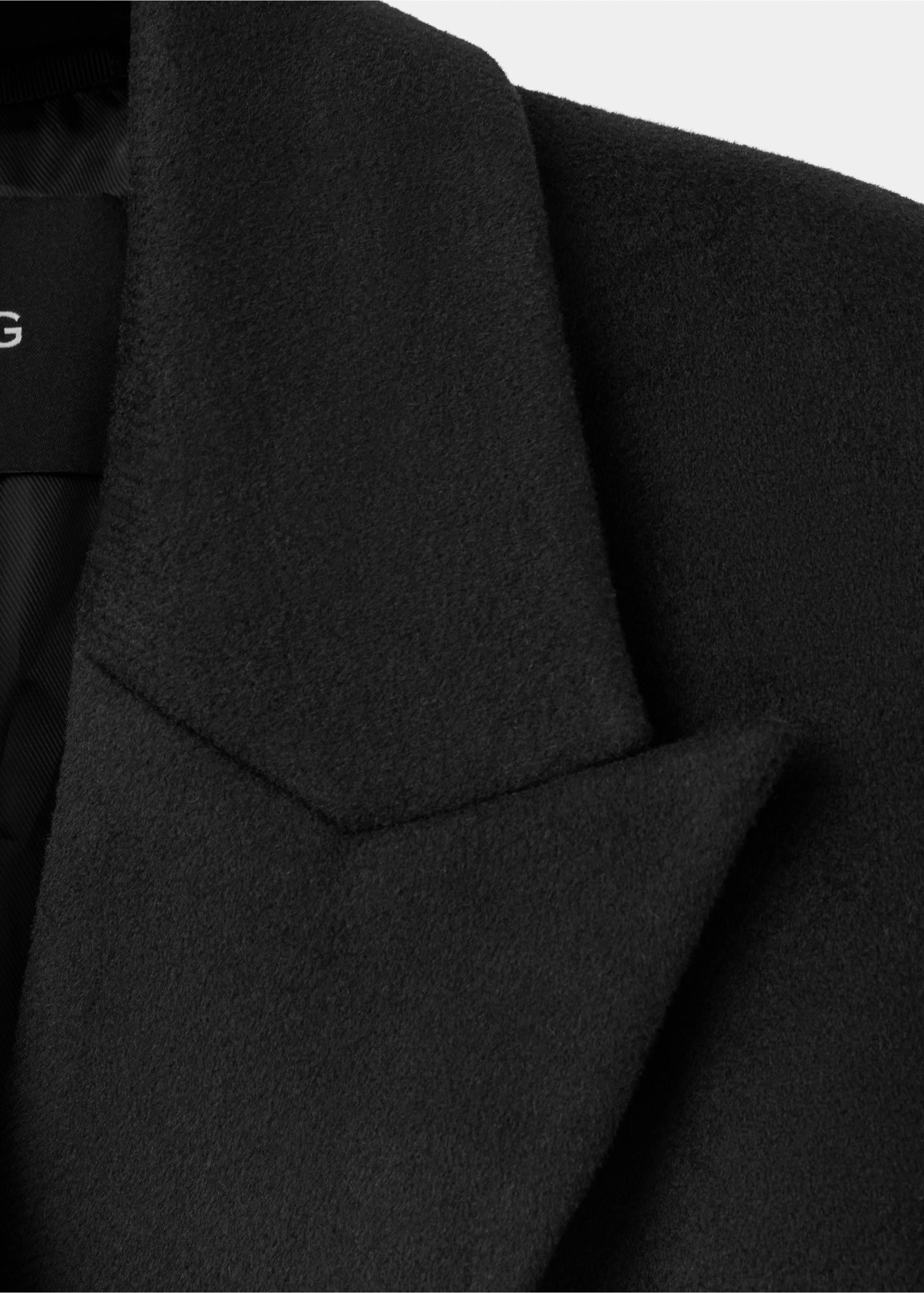 COAT EYE - Details of the article 8, Black. Ref: 37097786-00.