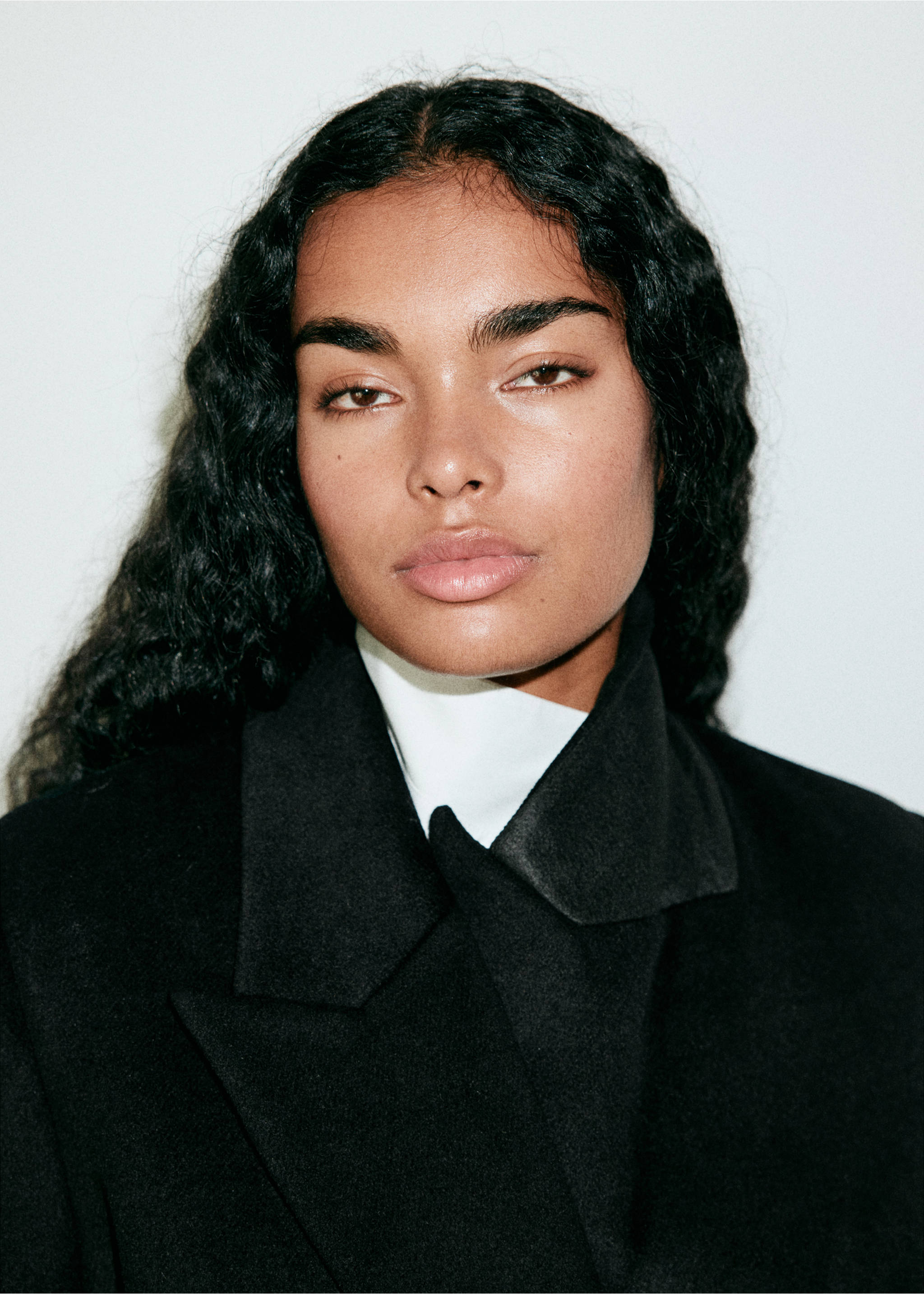 COAT EYE - Details of the article 4, Black. Ref: 37097786-00.