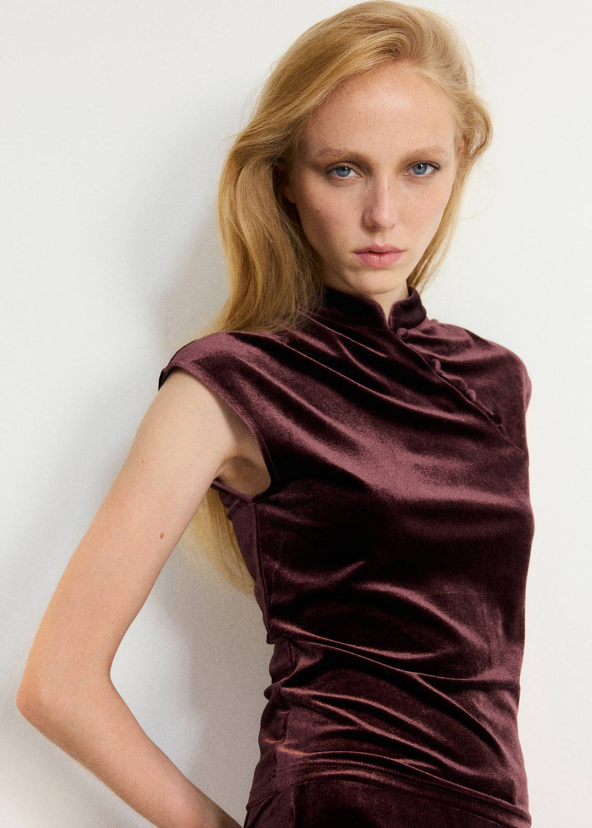 Velvet top with buttons — Wine