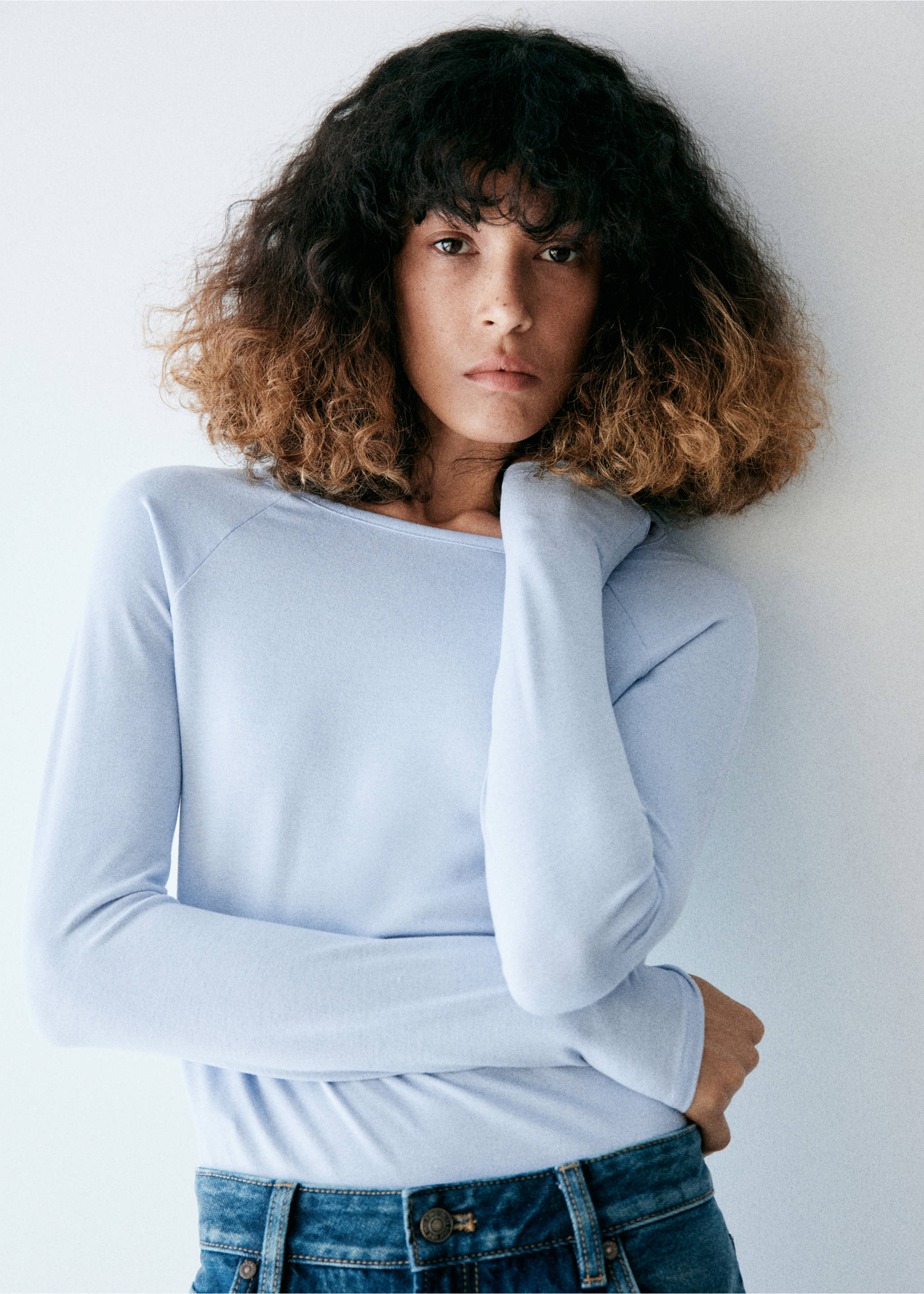 T-shirt col bateau uni - Plan moyen, Bleu ciel. Ref: 37097800-00.