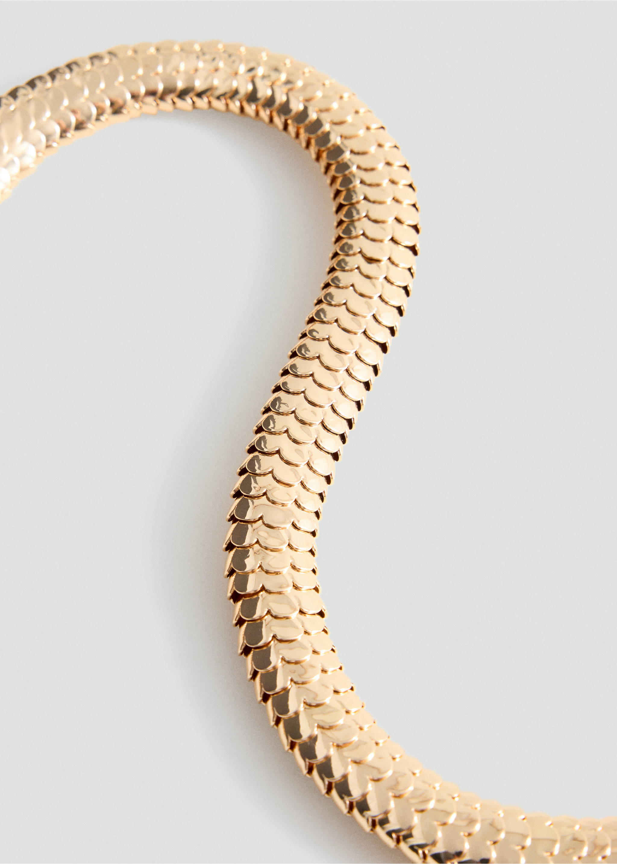Snake-effect collar - Medium plane, Gold. Ref: 37097801-00.