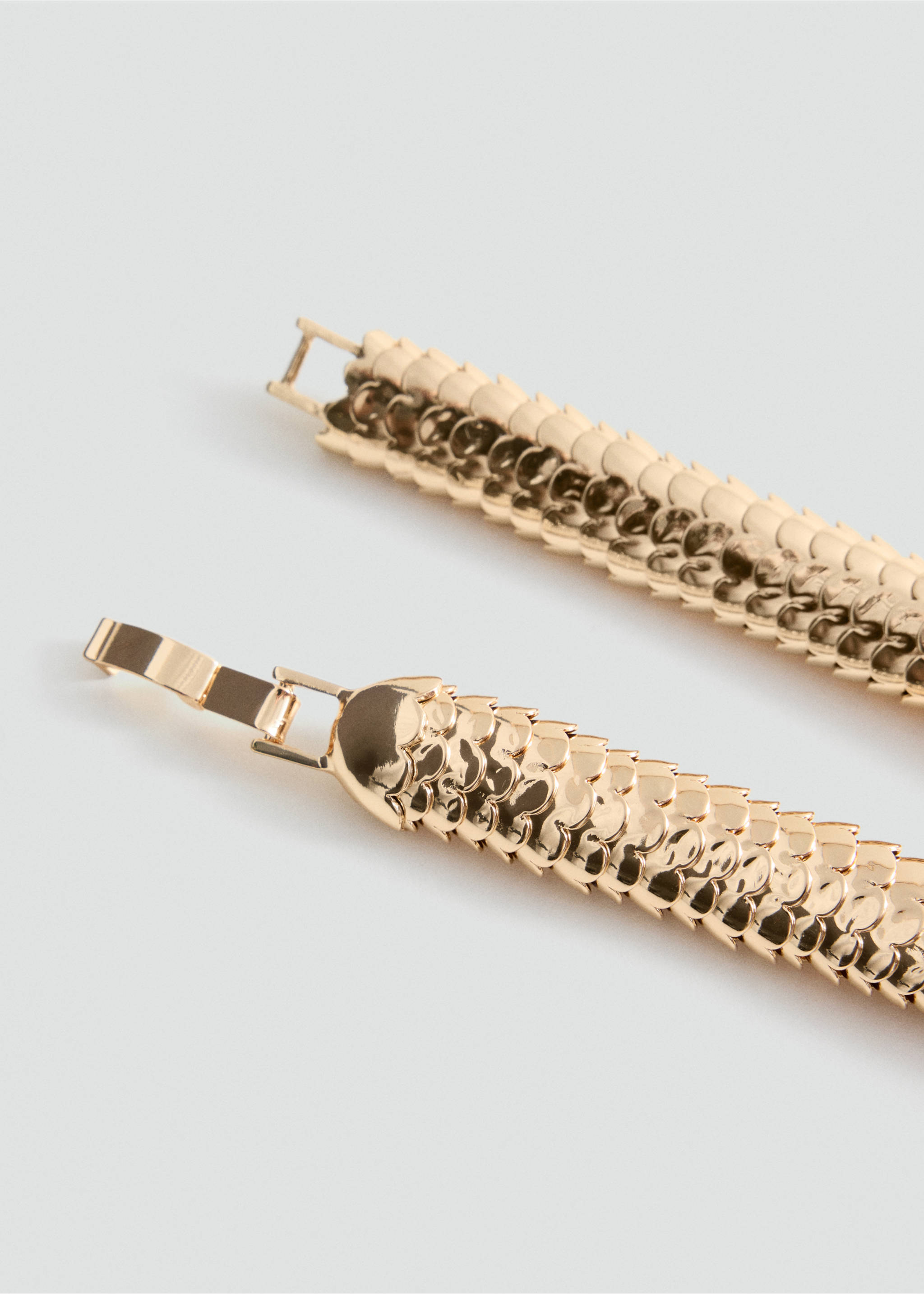 Snake-effect collar - Details of the article 1, Gold. Ref: 37097801-00.