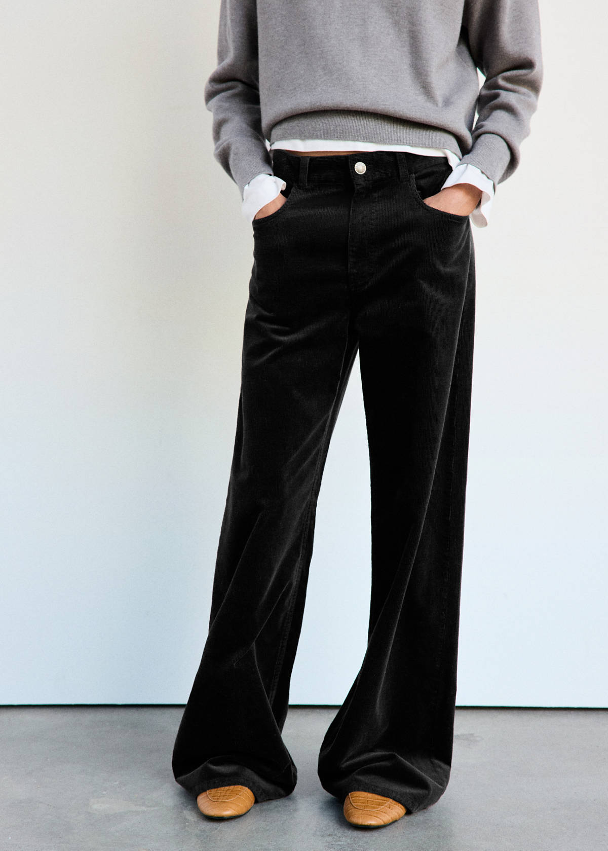 Wide leg corduroy trousers — Black