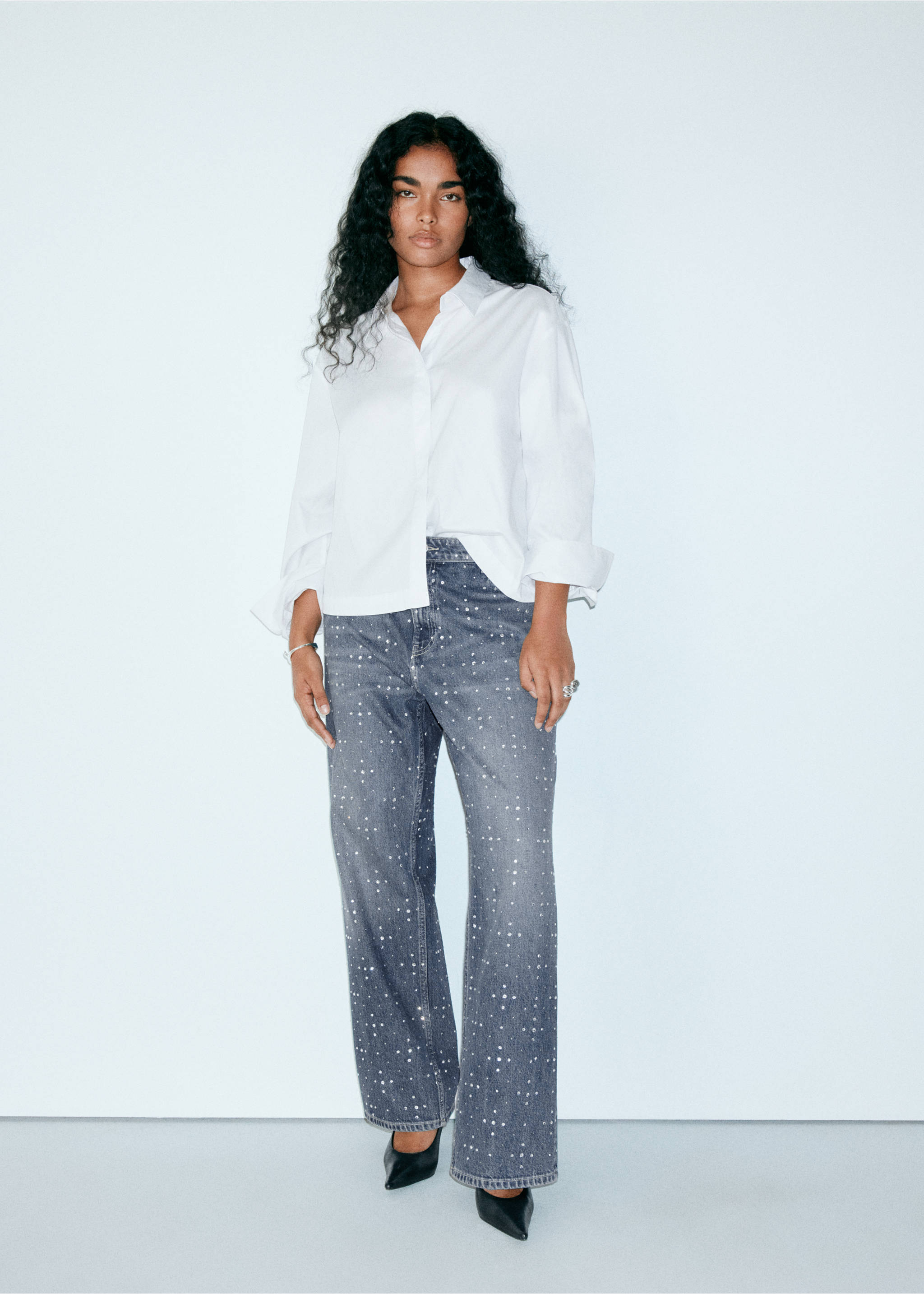 100% cotton jeans with a sheen - Details of the article 5, Dark Blue. Ref: 37097807-00.