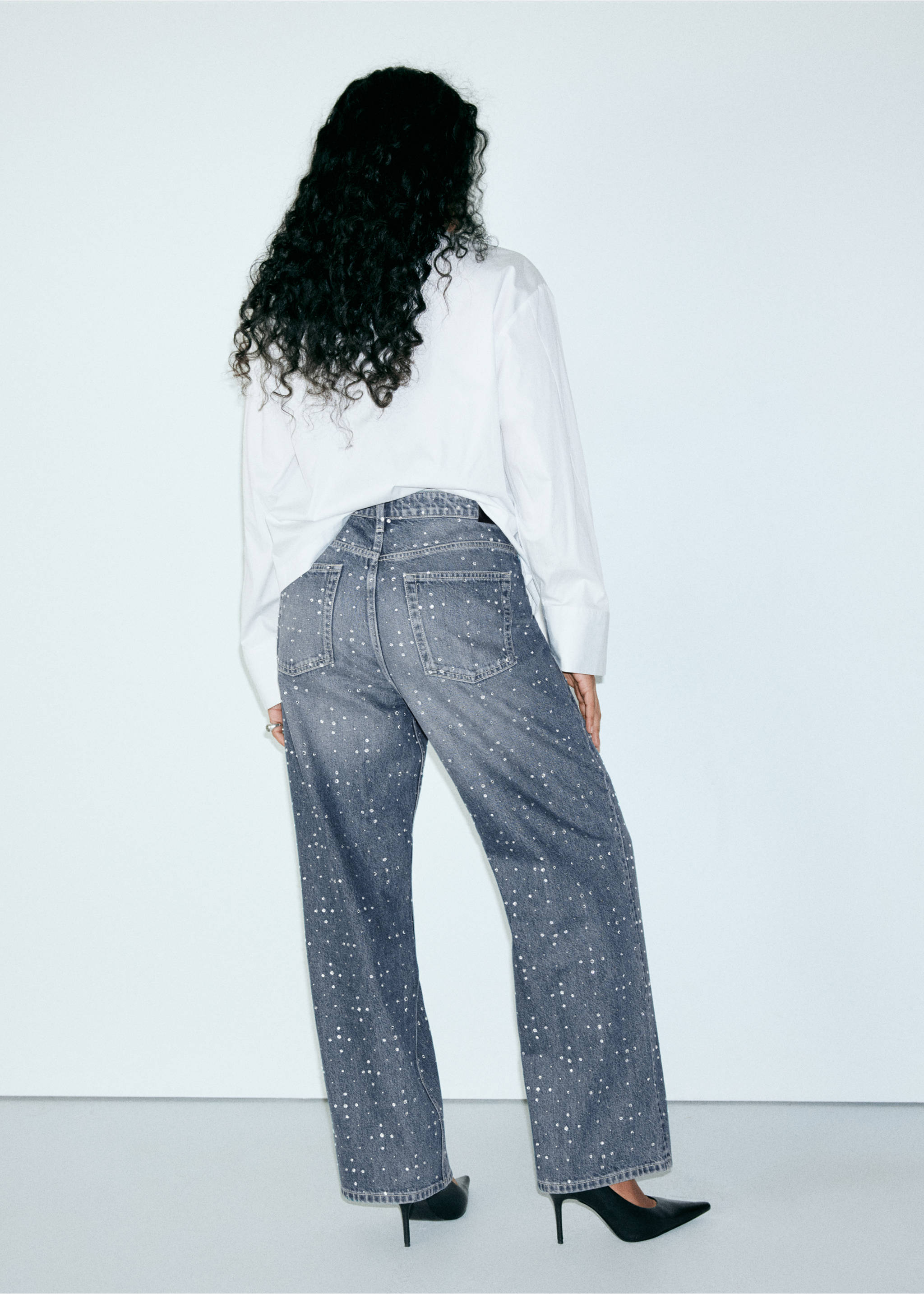 100% cotton jeans with a sheen - Details of the article 4, Dark Blue. Ref: 37097807-00.