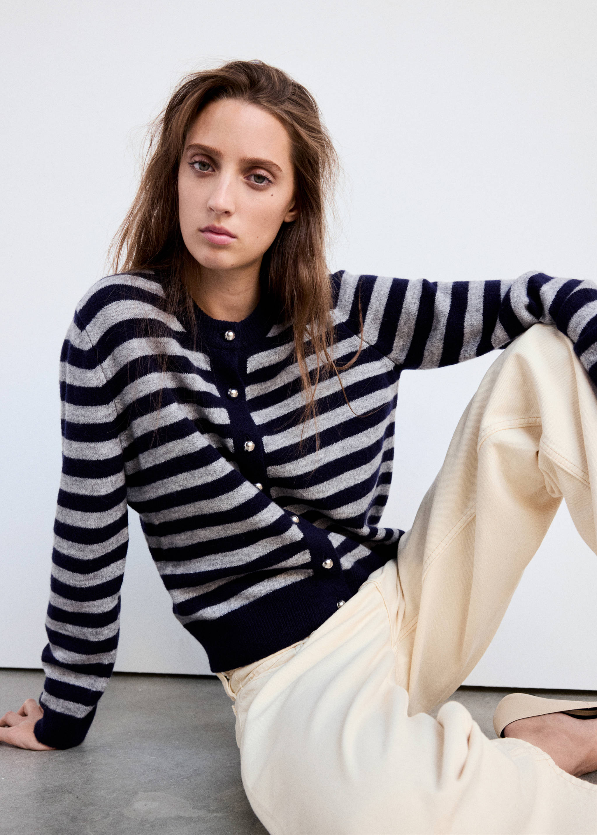 Ribbed knitted cardigan - Medium plane