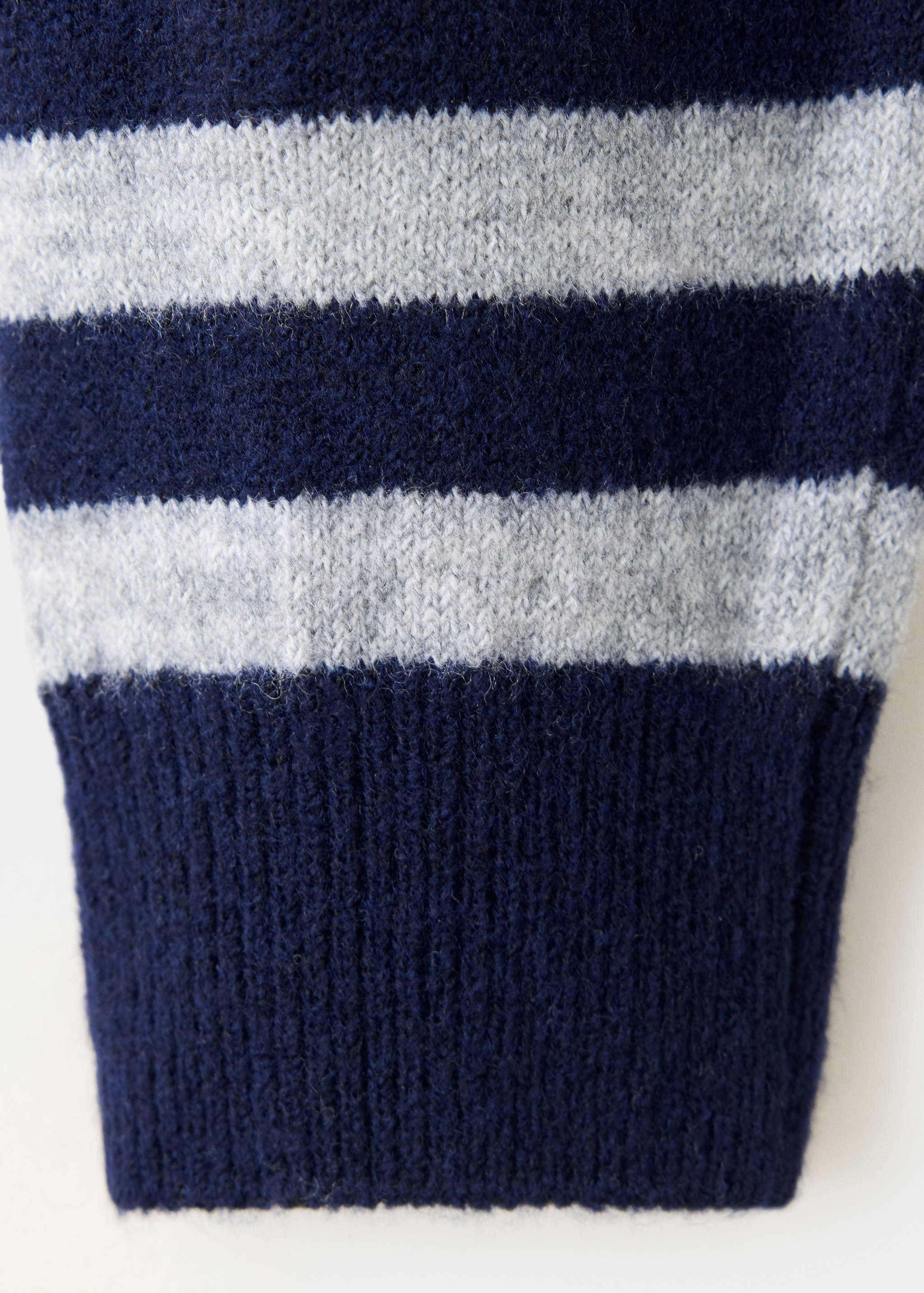 Ribbed knitted cardigan - Details of the article 0