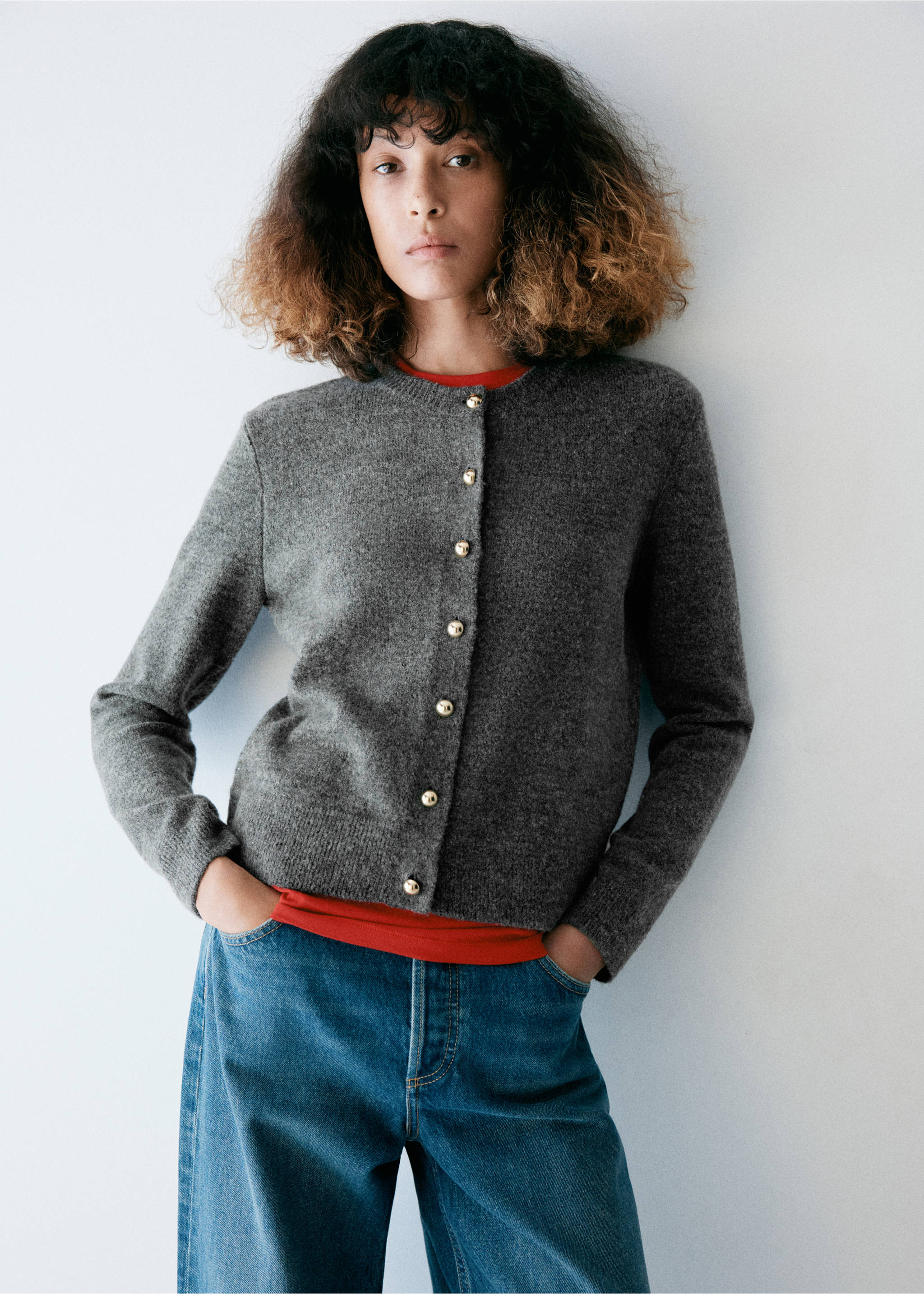 Knitted cardigan with metallic buttons - Medium plane, Dark Heather Grey. Ref: 37097809-00.