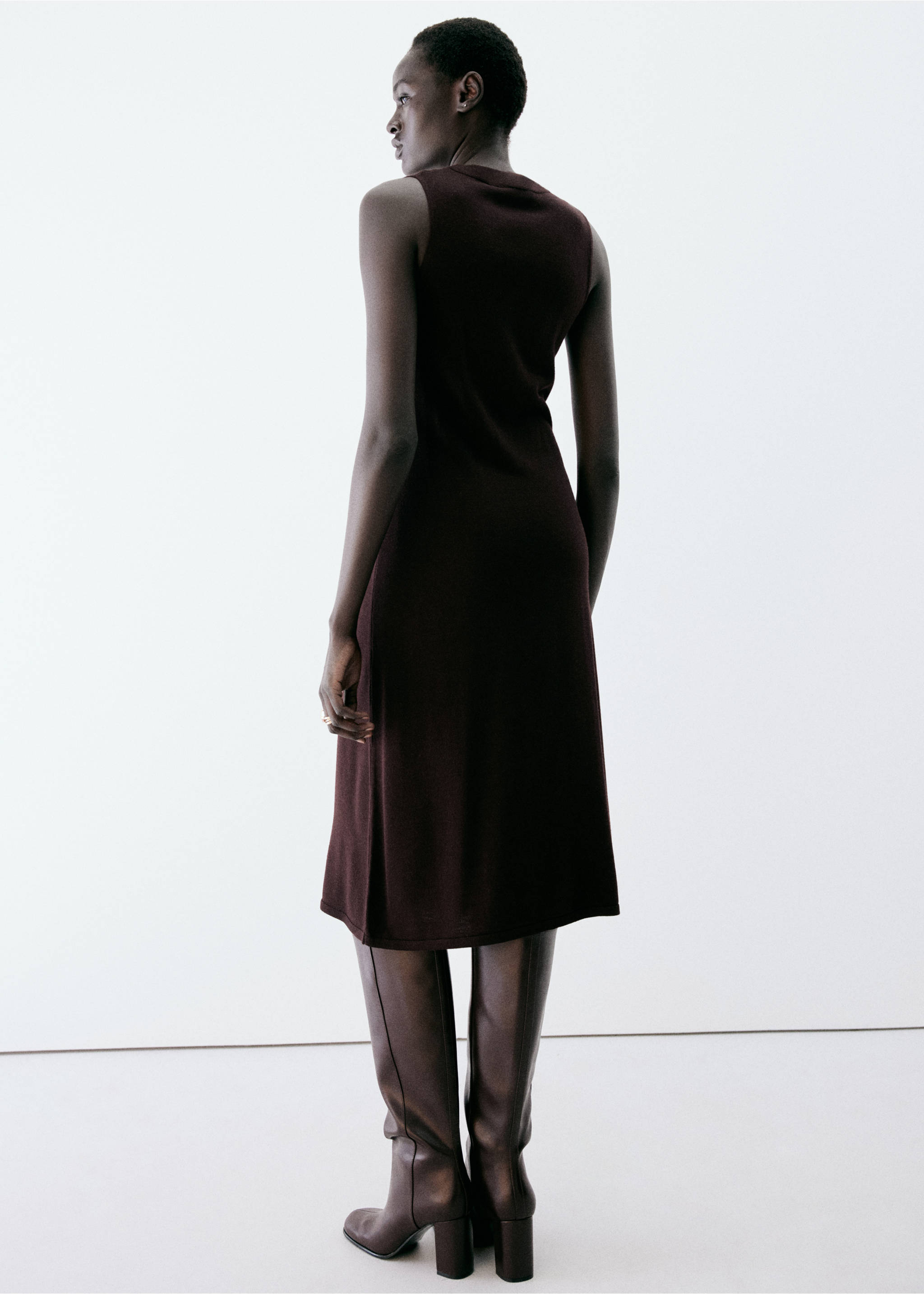 Dark burgundy sleeveless knit midi dress shown from the back., Burgundy. Ref: 37097811-00.