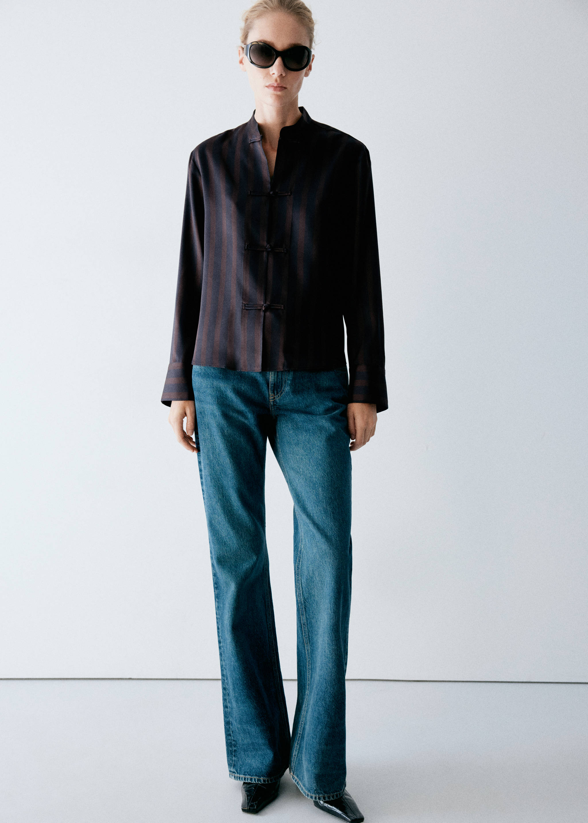 Striped blouse with frogging details - General plane