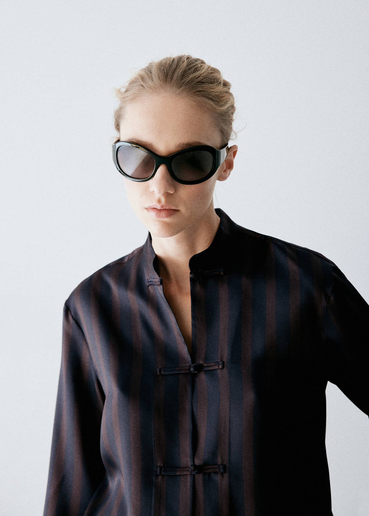Striped blouse with frogging details — Dark Navy