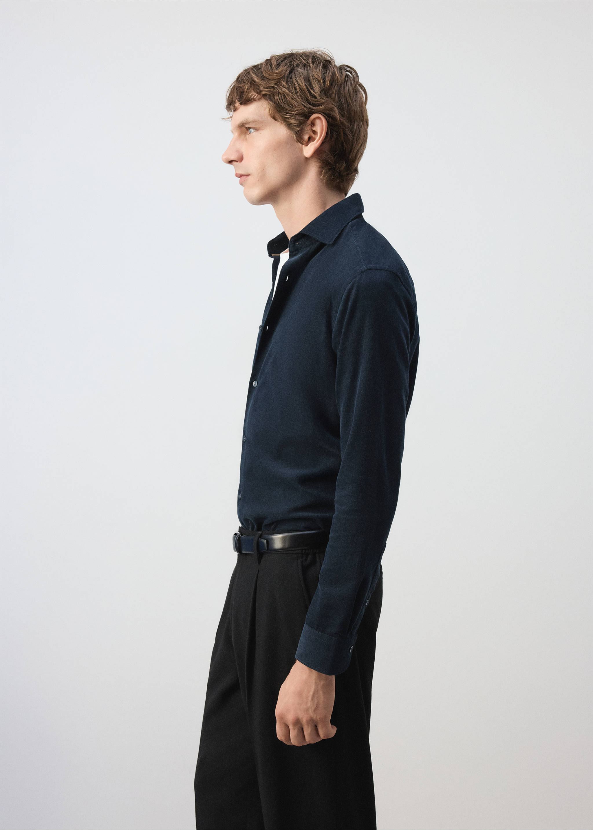 Dark navy blue long-sleeved shirt with classic collar., Dark Navy. Ref: 37097883-00.