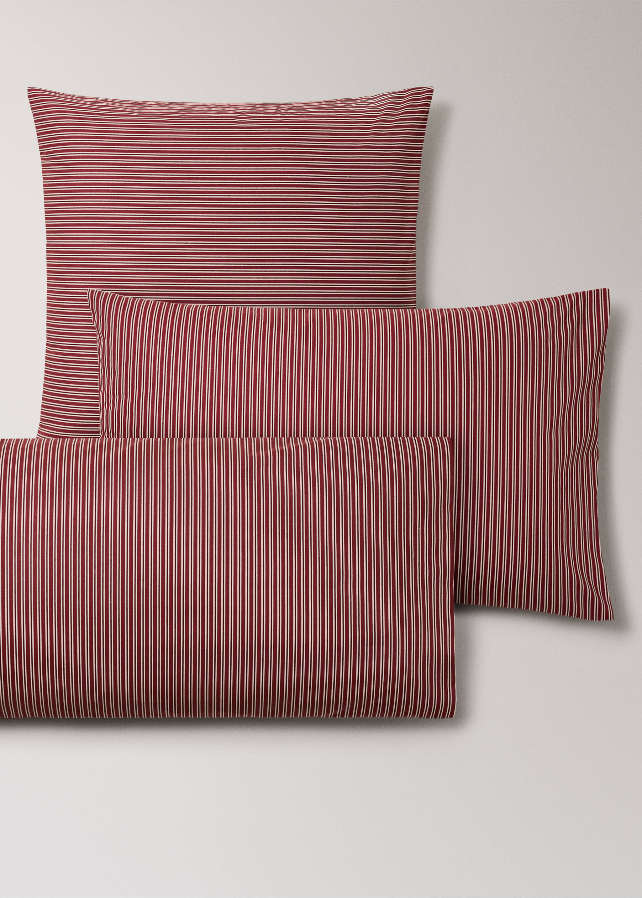 Red and white striped pillowcase in fine vertical stripes., Red. Ref: 37097887-00.
