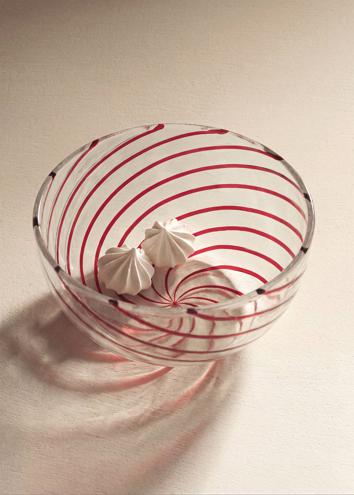 Striped glass bowl — Red