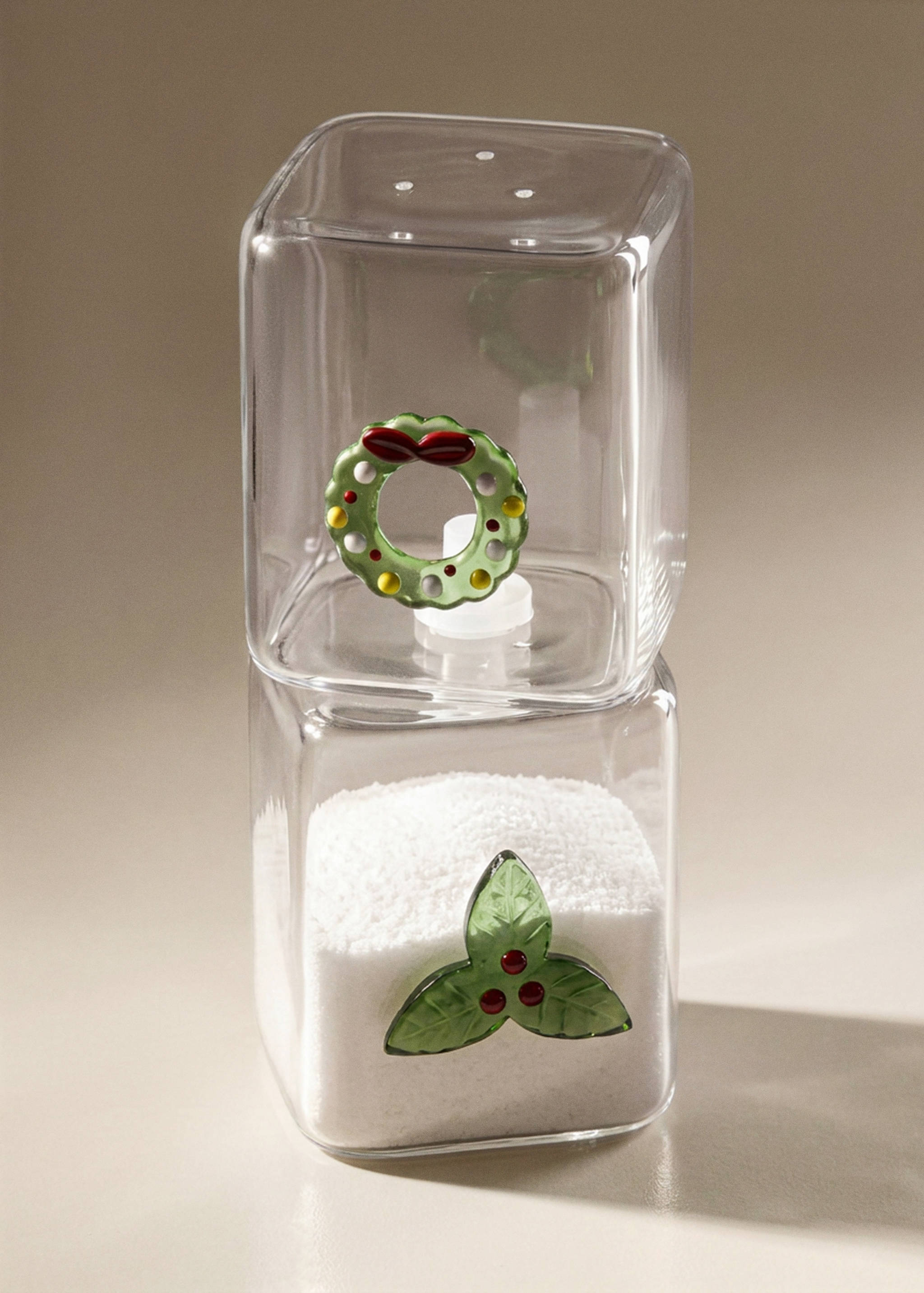 Salz- und Pfefferstreuer-Set aus Glas mit weihnachtlichem Detail - Allgemeine Ansicht